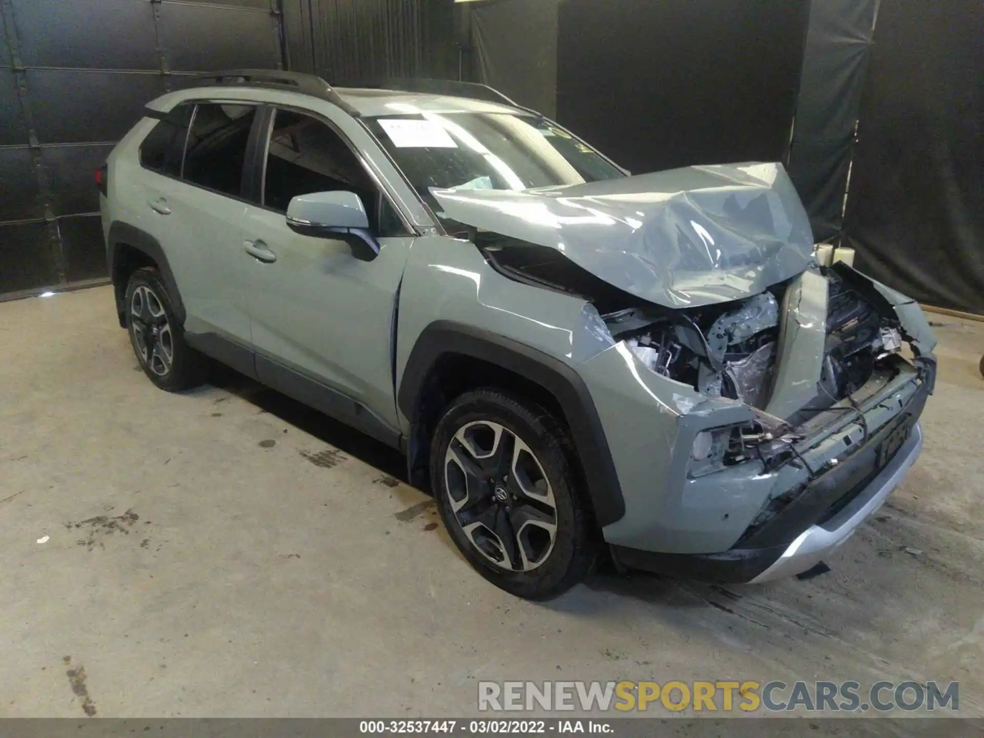 1 Photograph of a damaged car 2T3J1RFV0KW007201 TOYOTA RAV4 2019