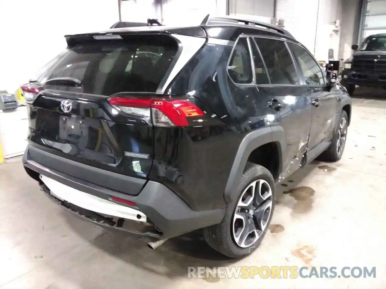 4 Photograph of a damaged car 2T3J1RFV0KW007280 TOYOTA RAV4 2019