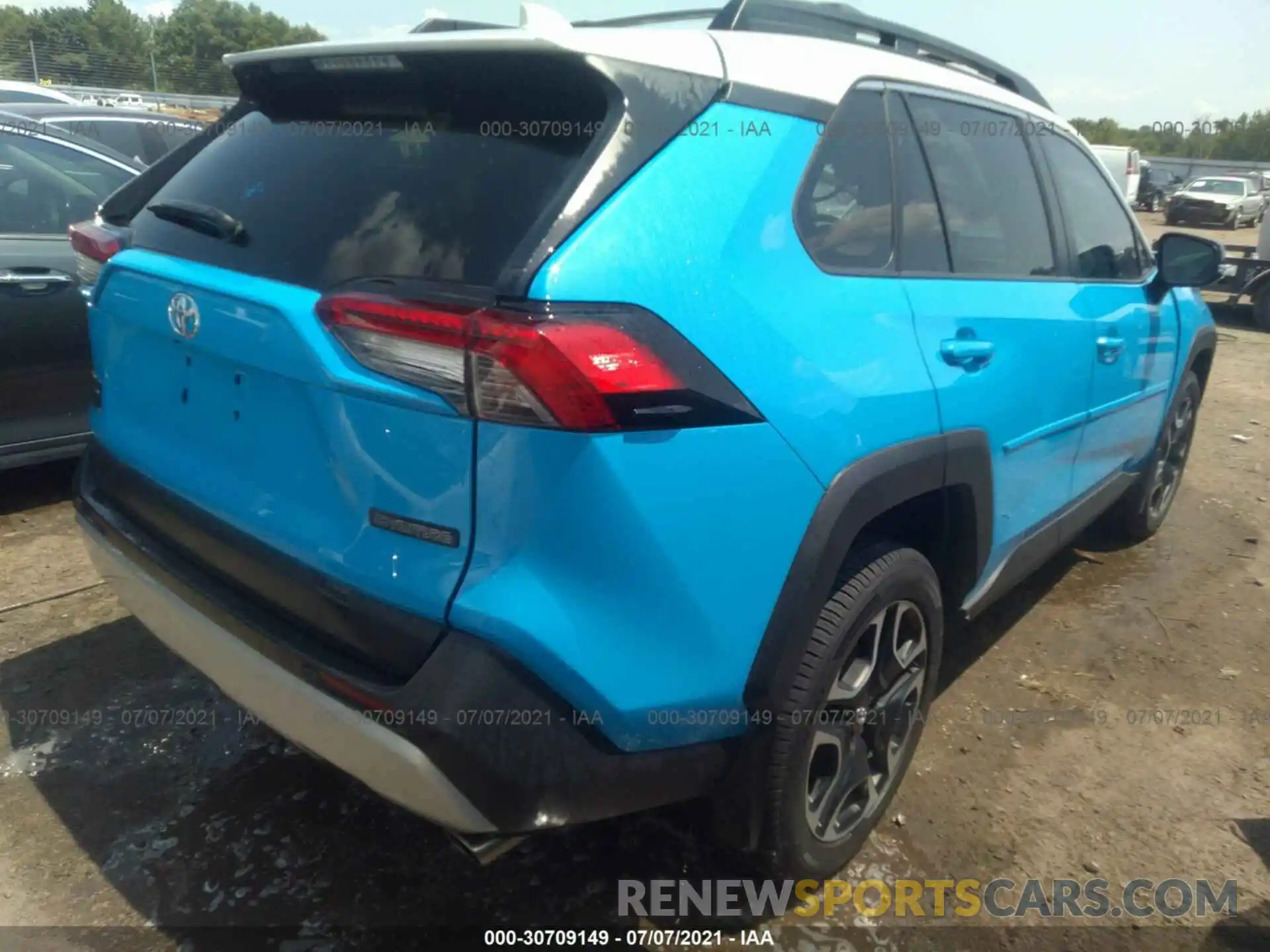 4 Photograph of a damaged car 2T3J1RFV0KW035631 TOYOTA RAV4 2019