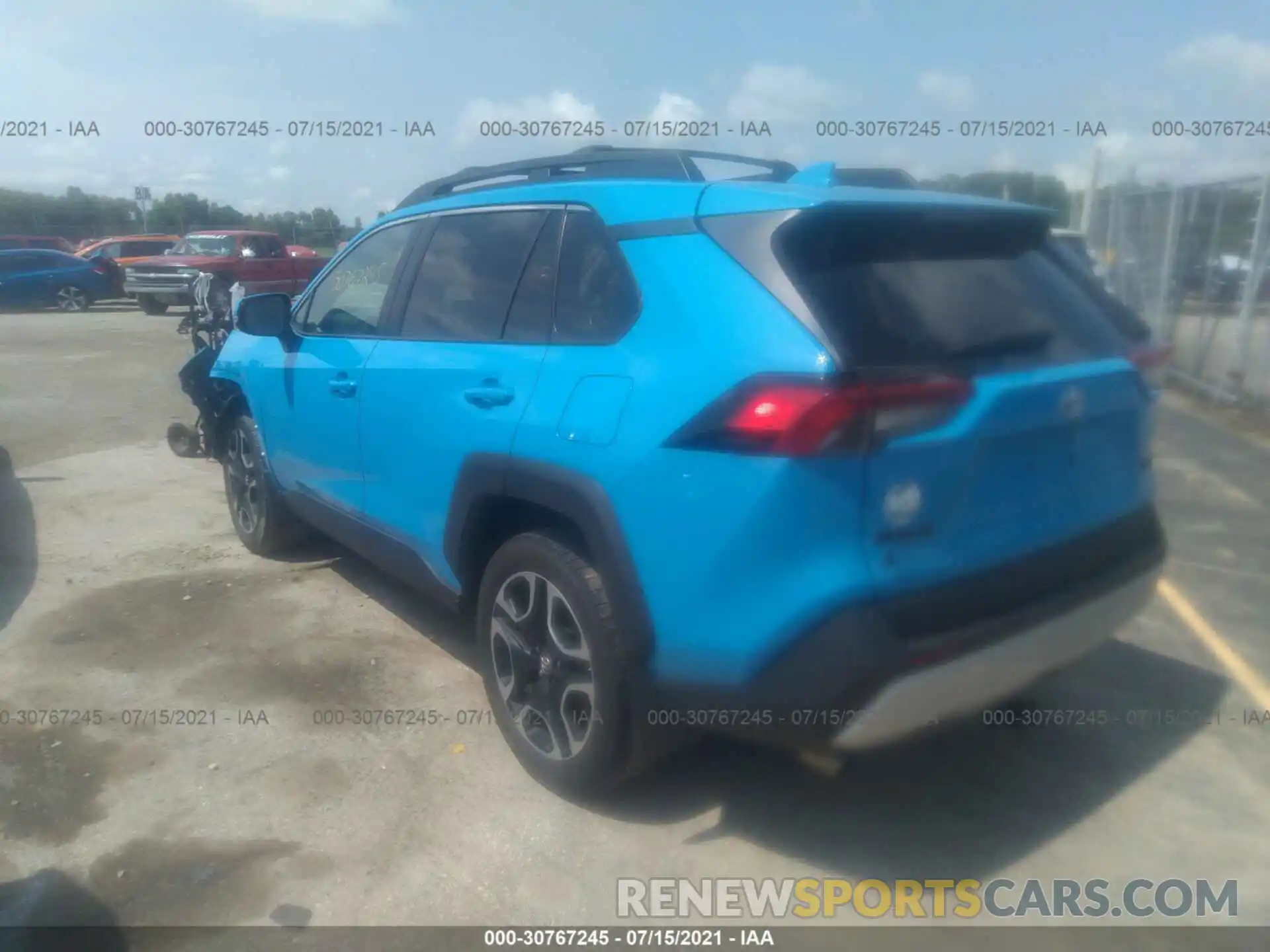 3 Фотография поврежденного автомобиля 2T3J1RFV0KW040747 TOYOTA RAV4 2019