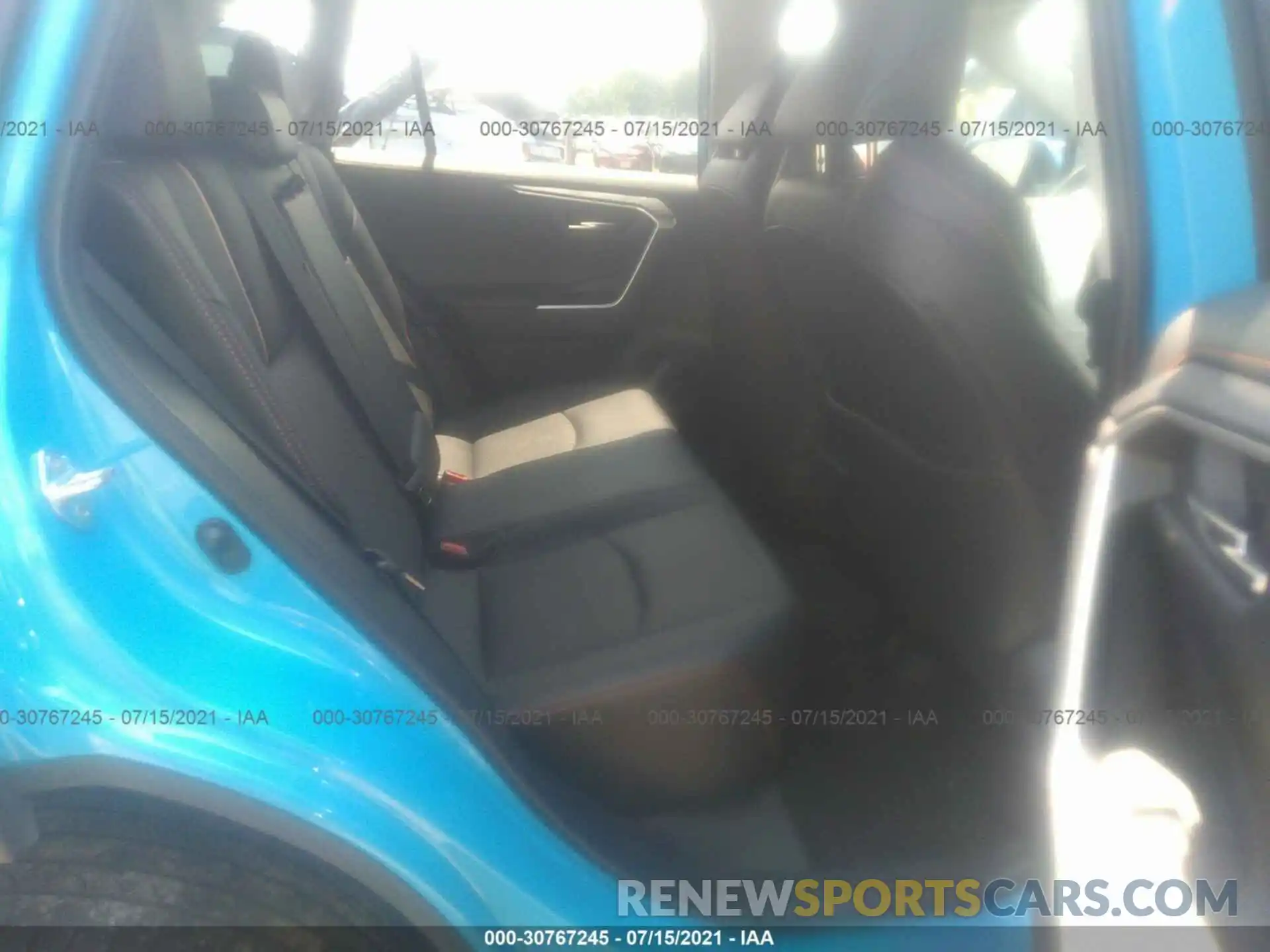 8 Photograph of a damaged car 2T3J1RFV0KW040747 TOYOTA RAV4 2019