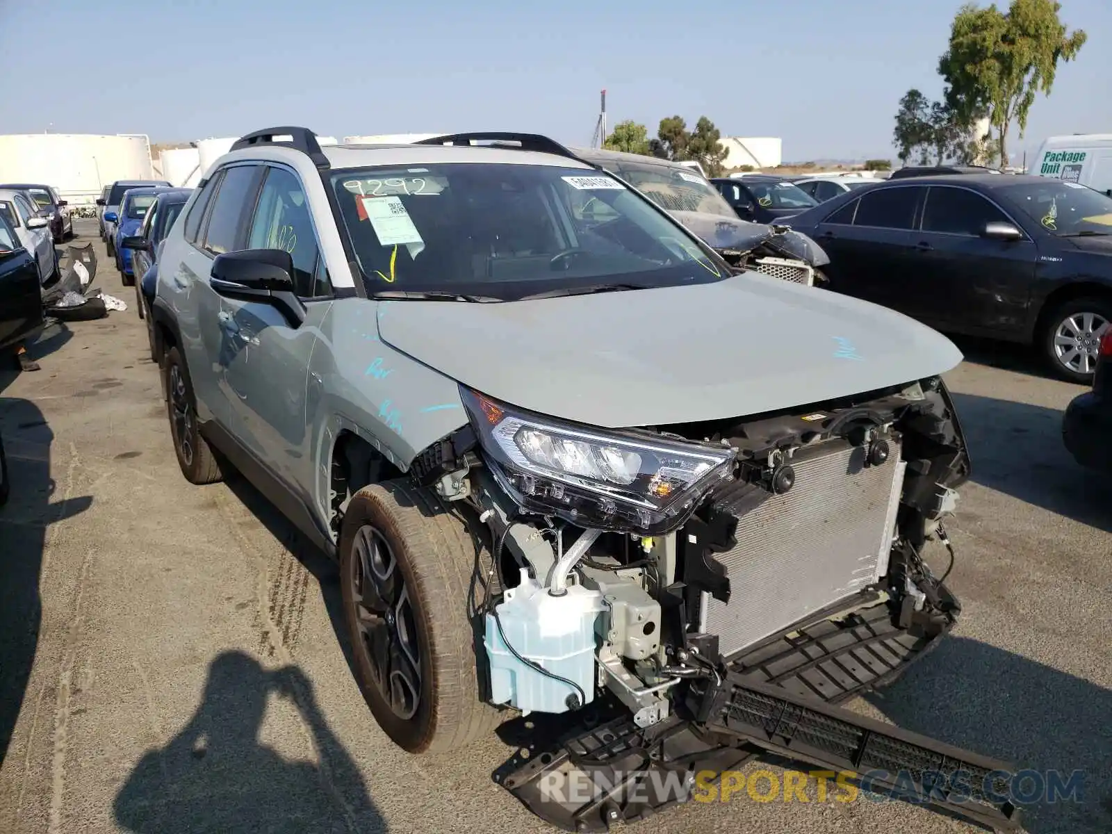 1 Photograph of a damaged car 2T3J1RFV0KW070671 TOYOTA RAV4 2019