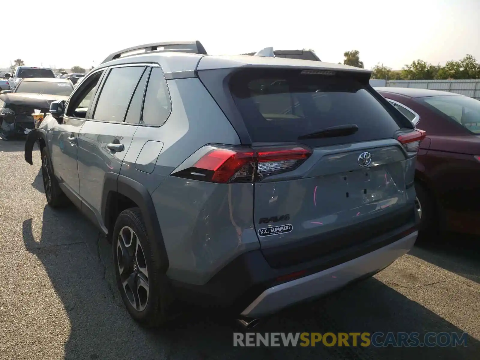 3 Photograph of a damaged car 2T3J1RFV0KW070671 TOYOTA RAV4 2019