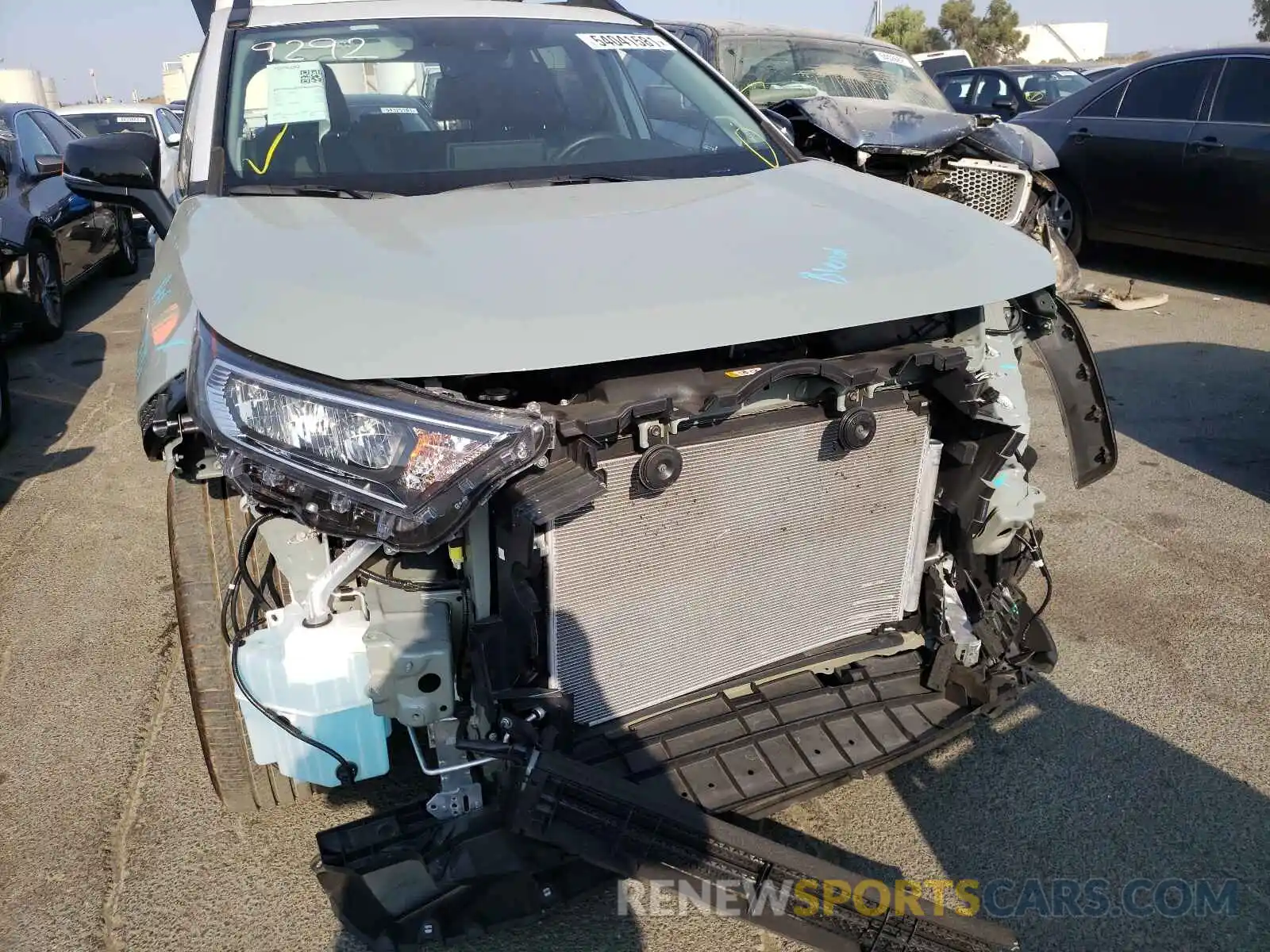 9 Photograph of a damaged car 2T3J1RFV0KW070671 TOYOTA RAV4 2019