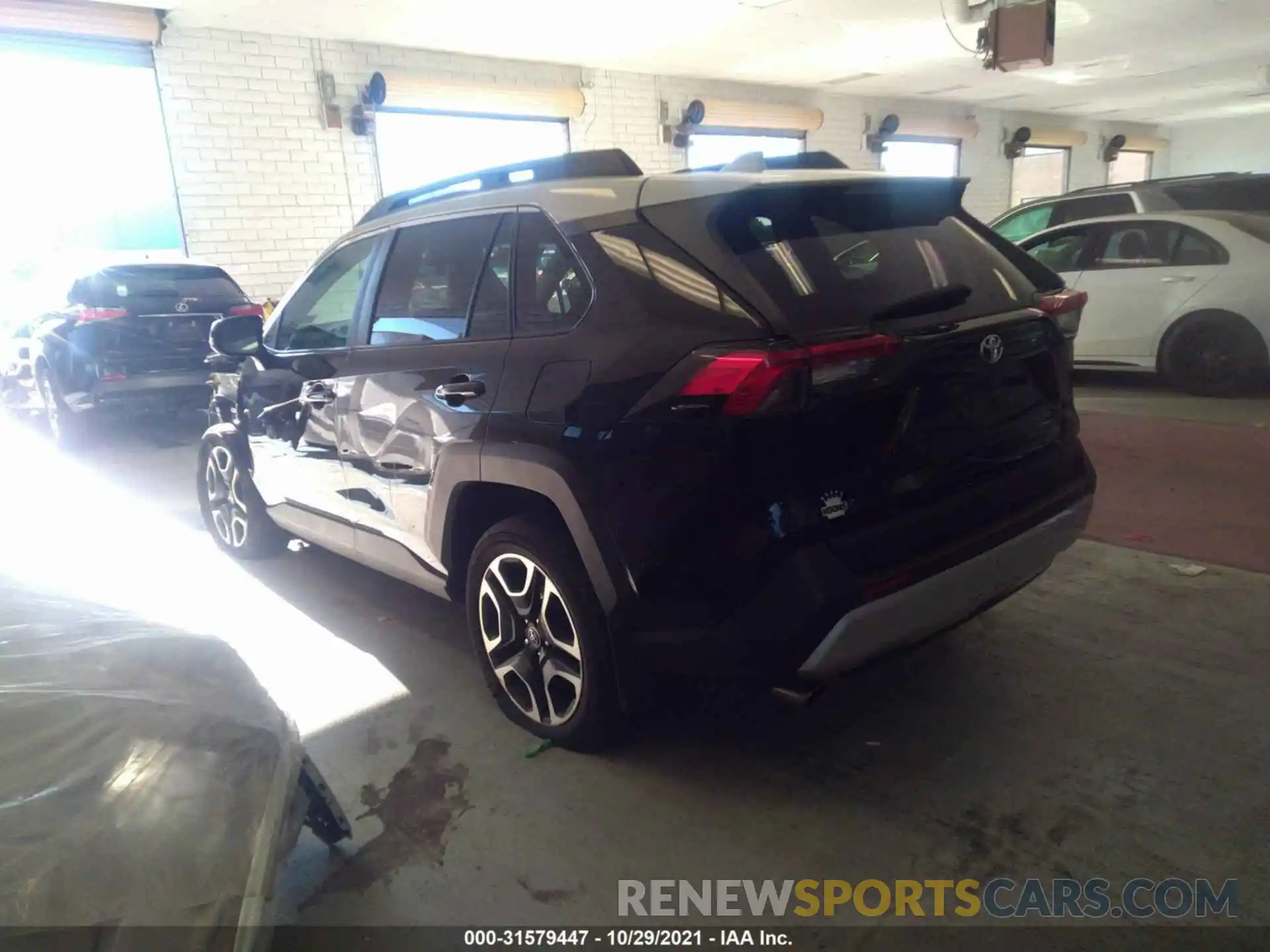 3 Фотография поврежденного автомобиля 2T3J1RFV1KC009525 TOYOTA RAV4 2019