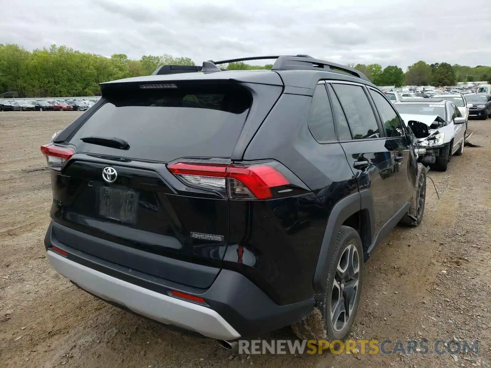 4 Photograph of a damaged car 2T3J1RFV1KW005120 TOYOTA RAV4 2019