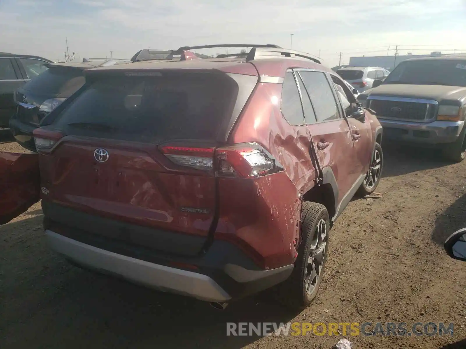 4 Photograph of a damaged car 2T3J1RFV1KW006686 TOYOTA RAV4 2019