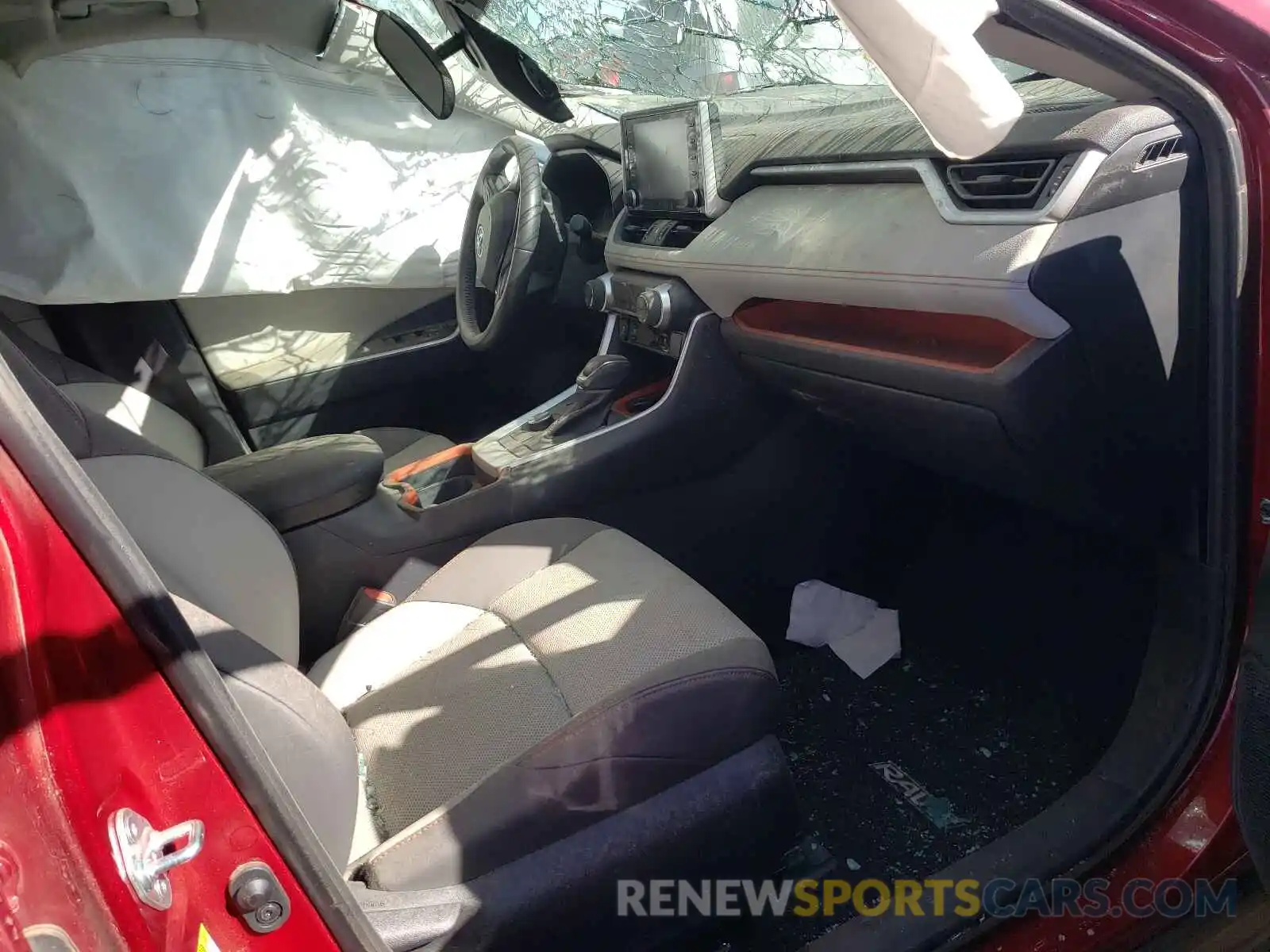 5 Photograph of a damaged car 2T3J1RFV1KW006686 TOYOTA RAV4 2019