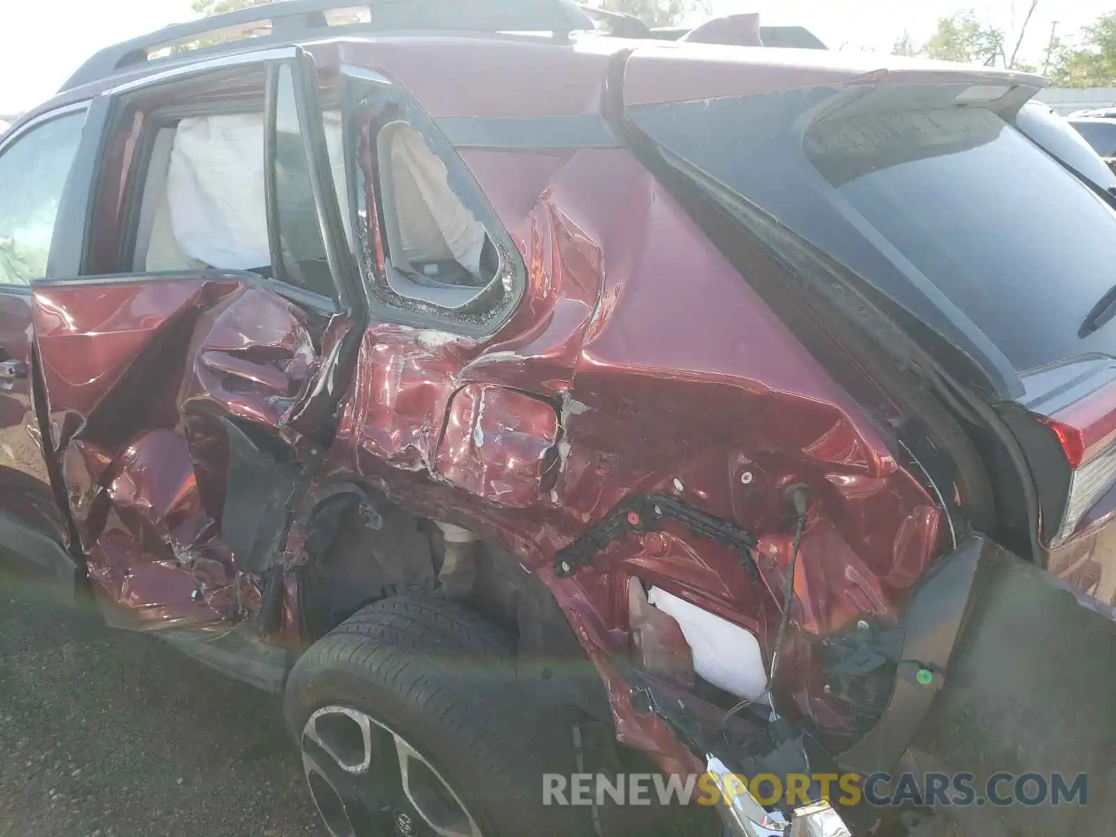 9 Photograph of a damaged car 2T3J1RFV1KW006686 TOYOTA RAV4 2019