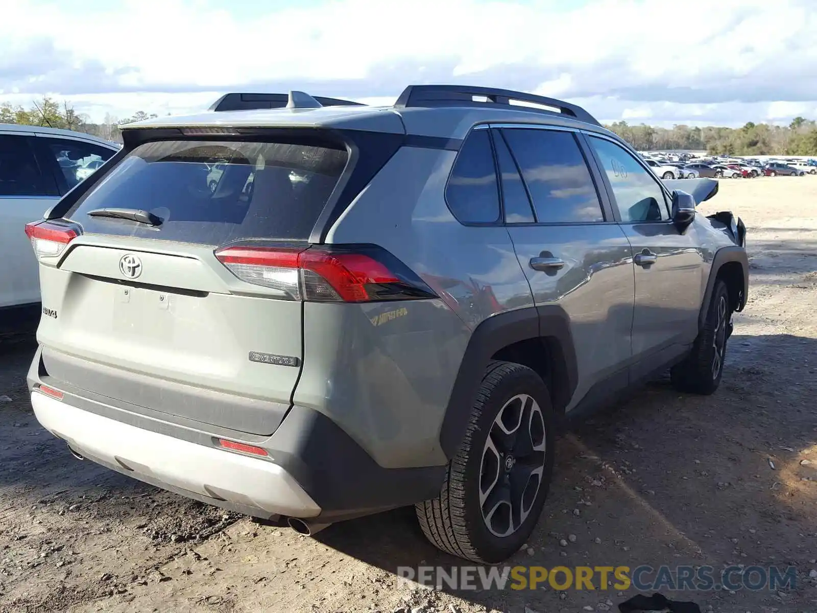 4 Photograph of a damaged car 2T3J1RFV1KW014710 TOYOTA RAV4 2019