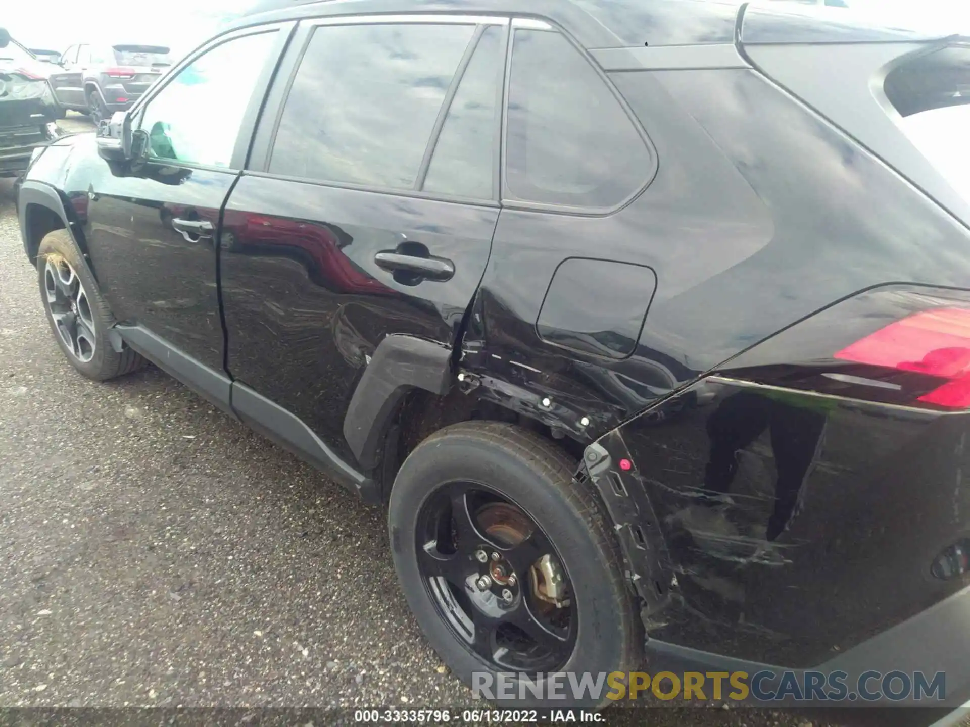 6 Photograph of a damaged car 2T3J1RFV1KW015825 TOYOTA RAV4 2019