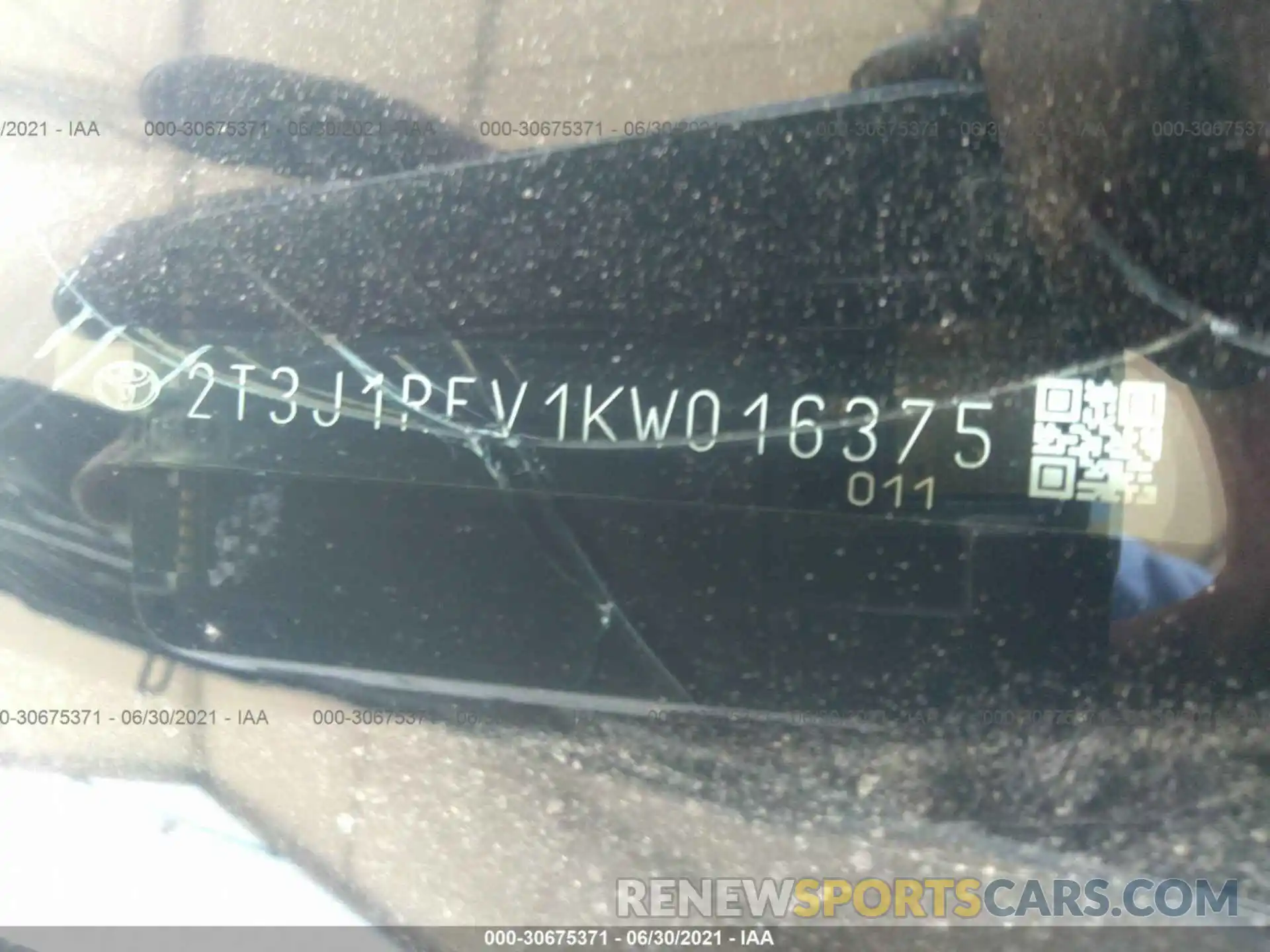 9 Photograph of a damaged car 2T3J1RFV1KW016375 TOYOTA RAV4 2019