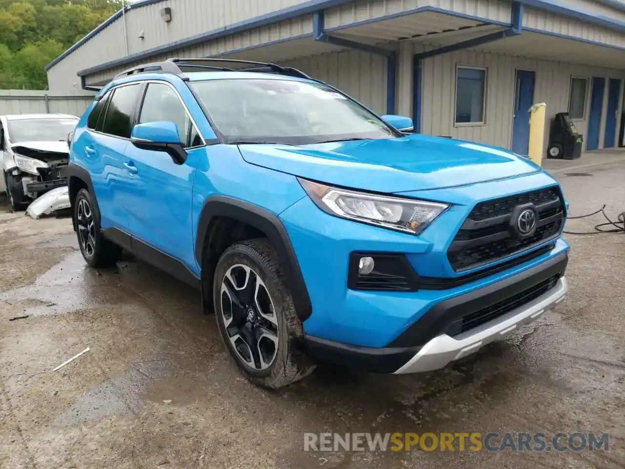 1 Photograph of a damaged car 2T3J1RFV1KW033385 TOYOTA RAV4 2019