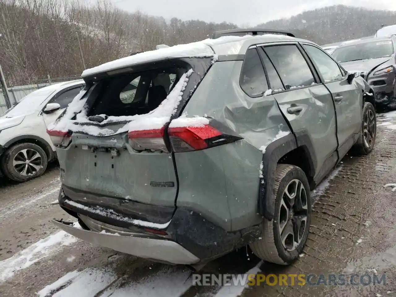 4 Photograph of a damaged car 2T3J1RFV1KW052812 TOYOTA RAV4 2019