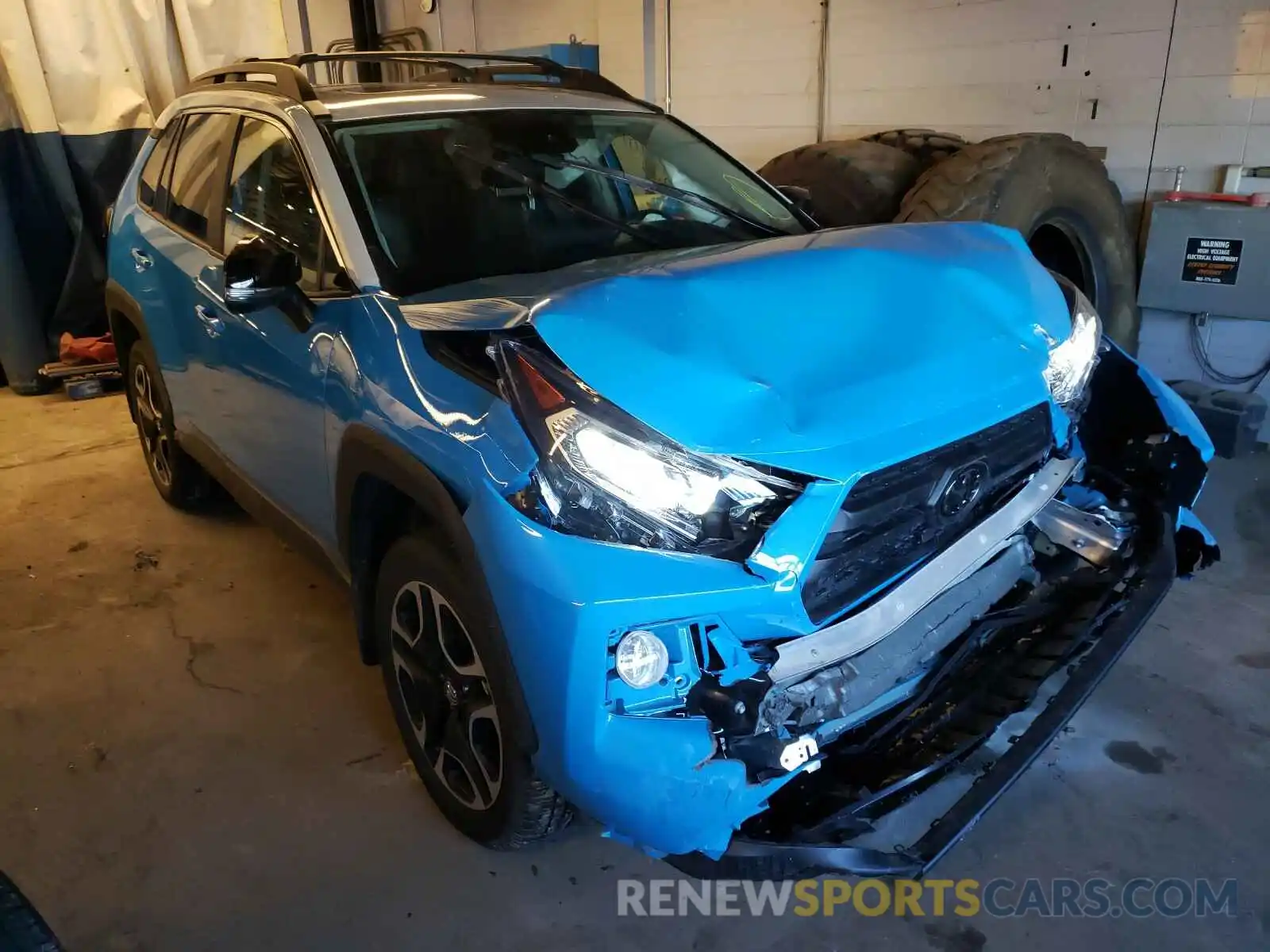 1 Photograph of a damaged car 2T3J1RFV2KC015477 TOYOTA RAV4 2019