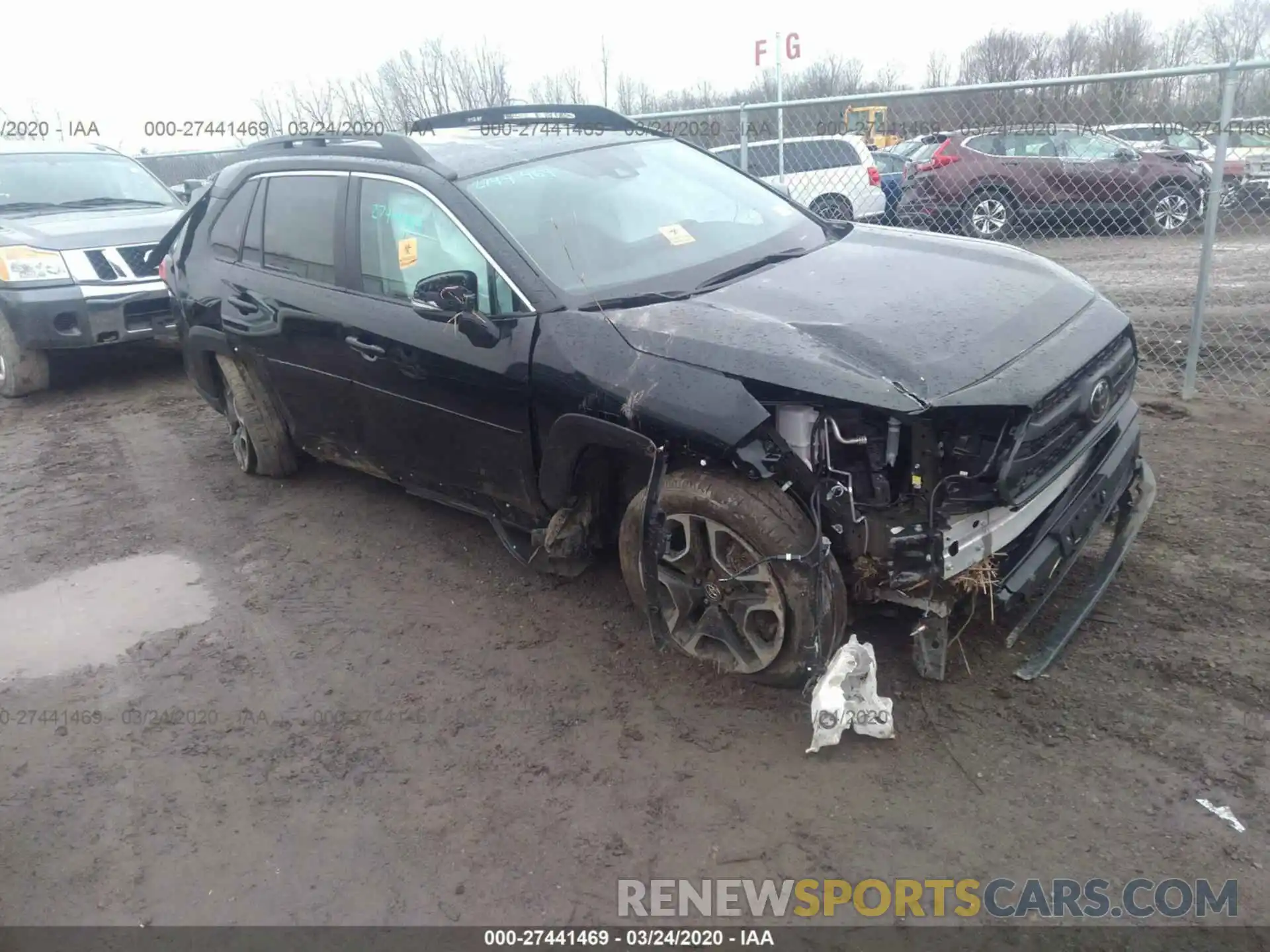 1 Photograph of a damaged car 2T3J1RFV2KC030822 TOYOTA RAV4 2019