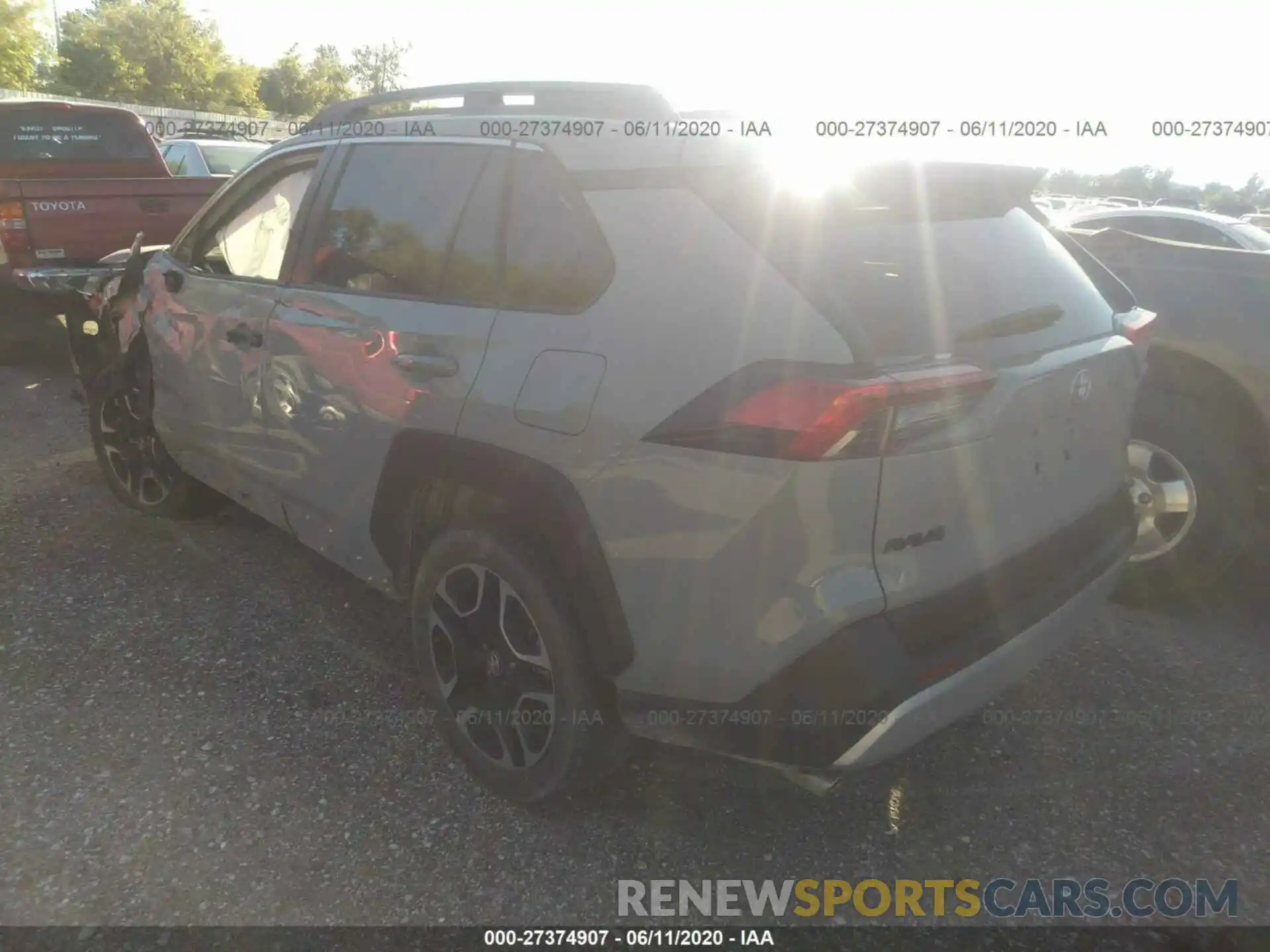 3 Photograph of a damaged car 2T3J1RFV2KW003165 TOYOTA RAV4 2019