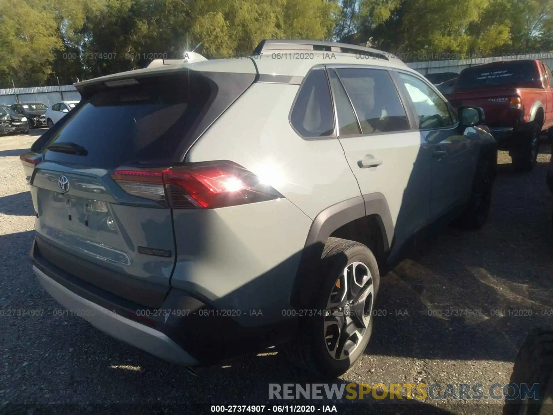 4 Photograph of a damaged car 2T3J1RFV2KW003165 TOYOTA RAV4 2019