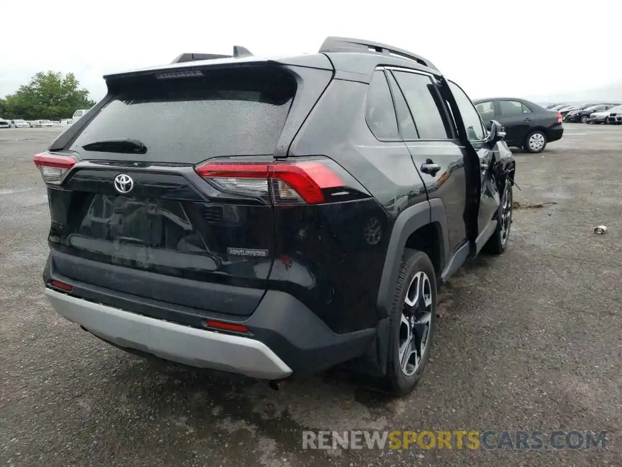 4 Photograph of a damaged car 2T3J1RFV2KW004364 TOYOTA RAV4 2019