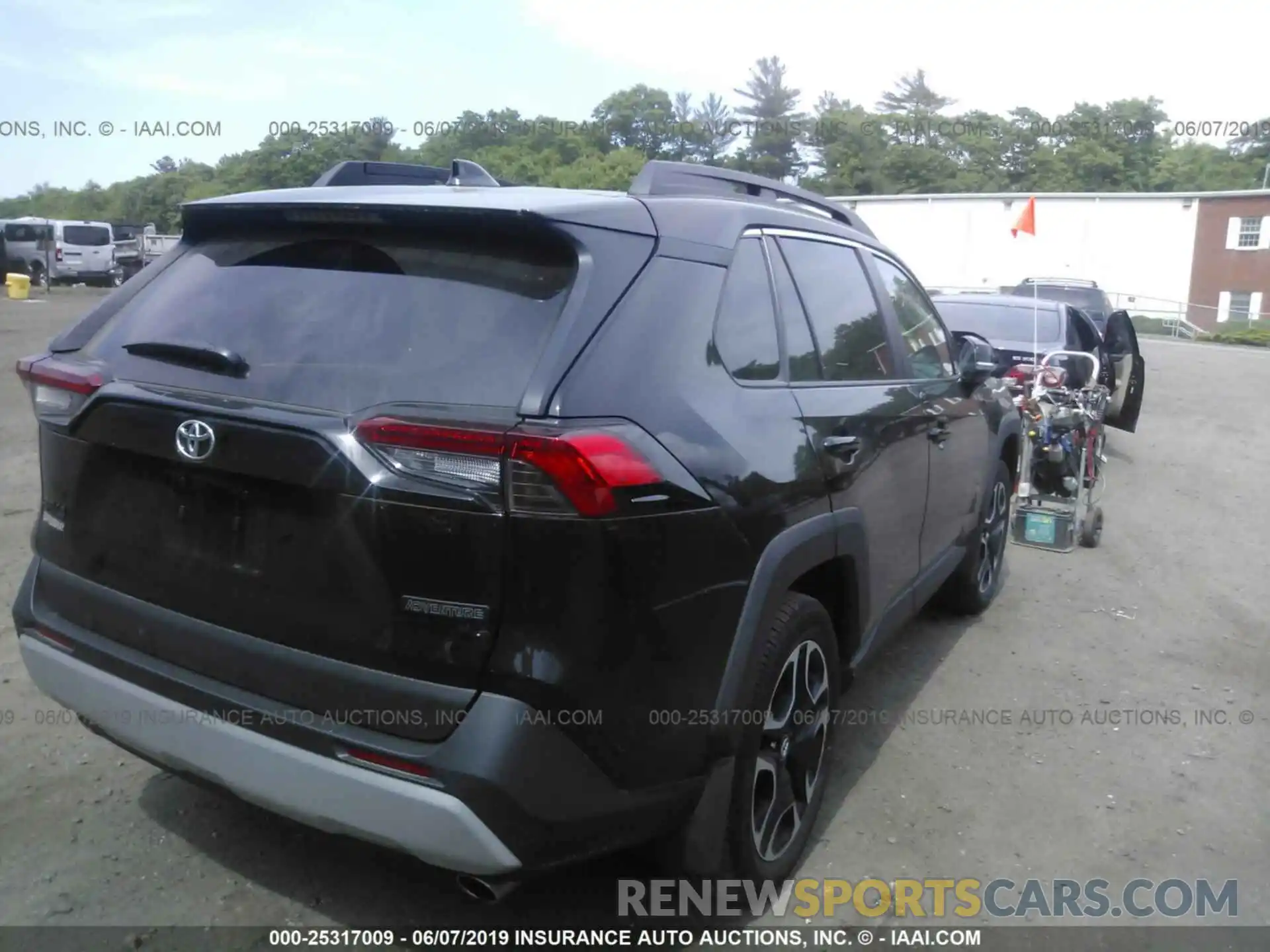 4 Photograph of a damaged car 2T3J1RFV2KW009371 TOYOTA RAV4 2019