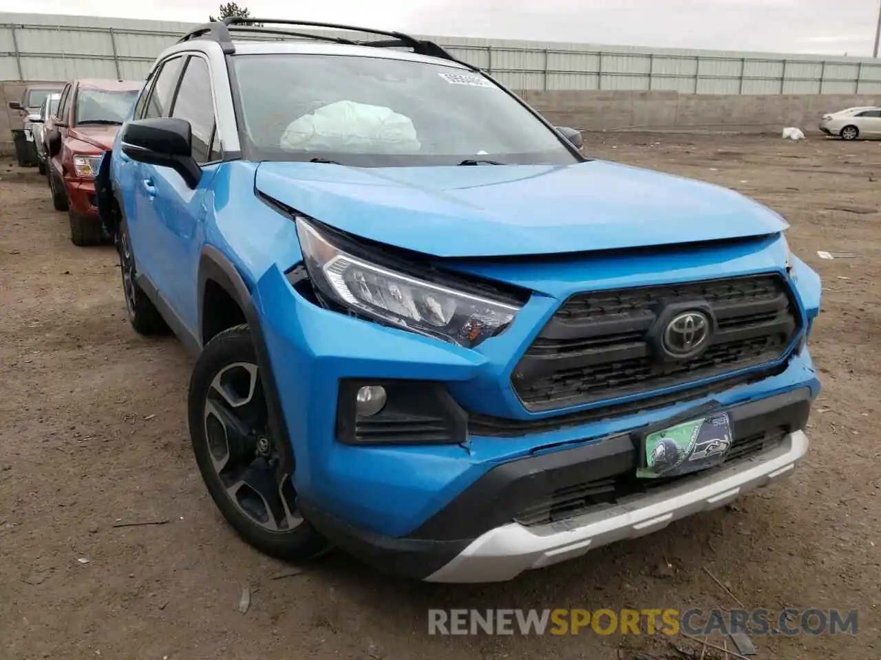 1 Photograph of a damaged car 2T3J1RFV2KW020015 TOYOTA RAV4 2019