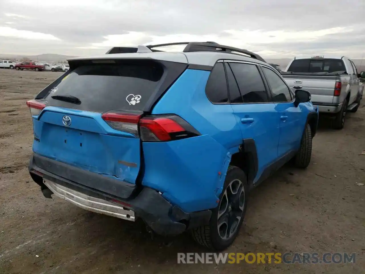 4 Photograph of a damaged car 2T3J1RFV2KW020015 TOYOTA RAV4 2019