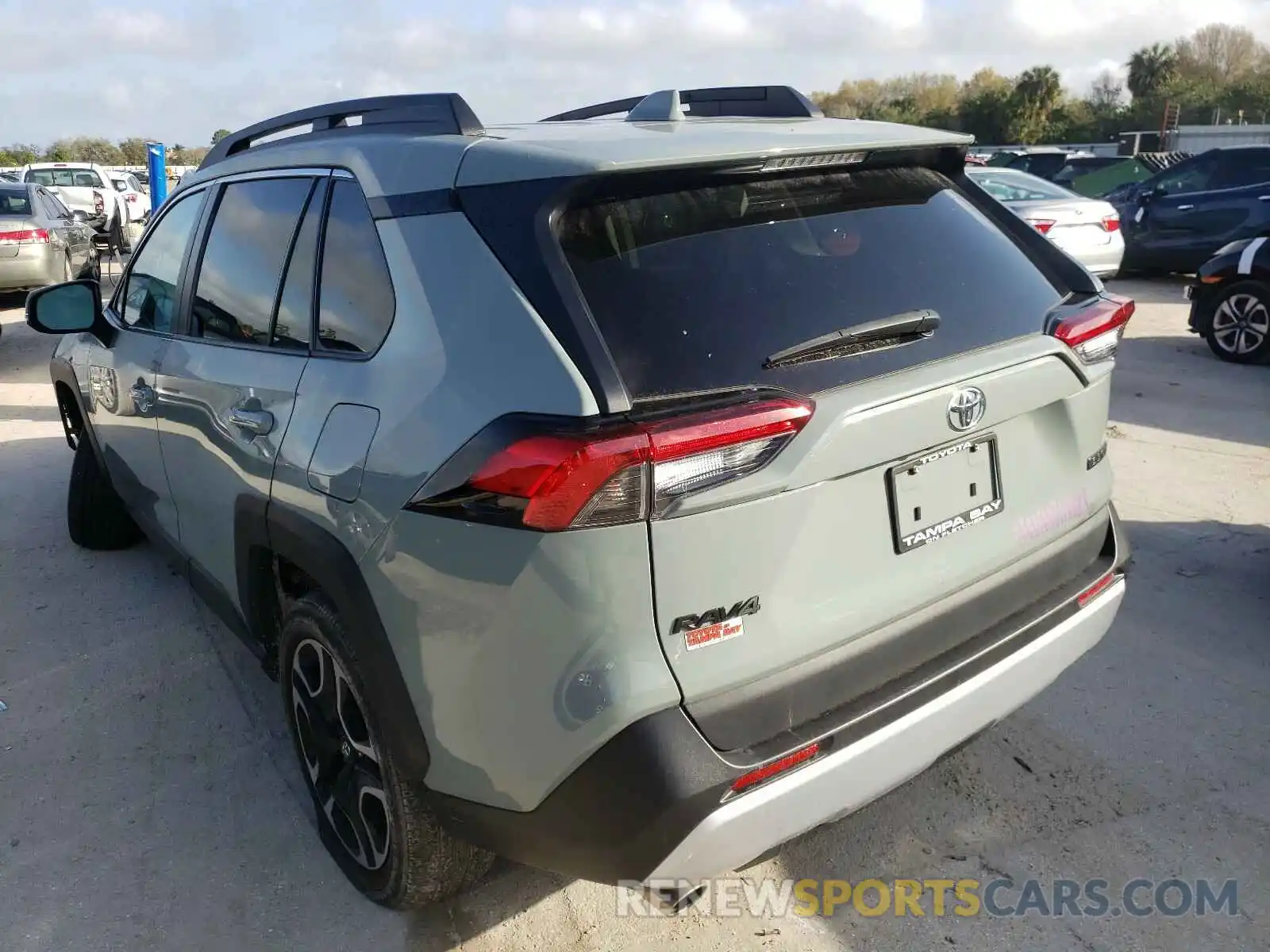 3 Photograph of a damaged car 2T3J1RFV2KW020354 TOYOTA RAV4 2019