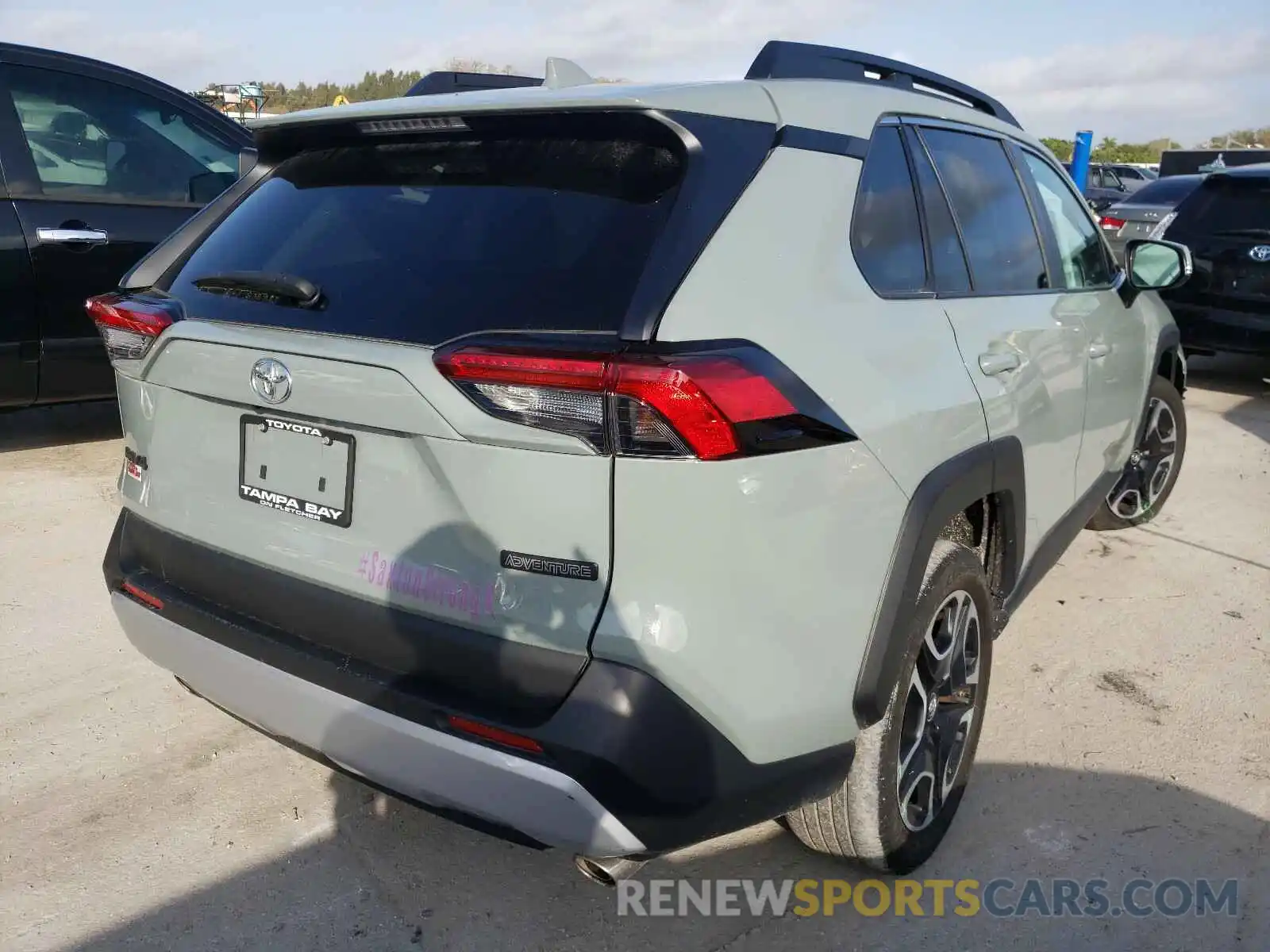 4 Photograph of a damaged car 2T3J1RFV2KW020354 TOYOTA RAV4 2019