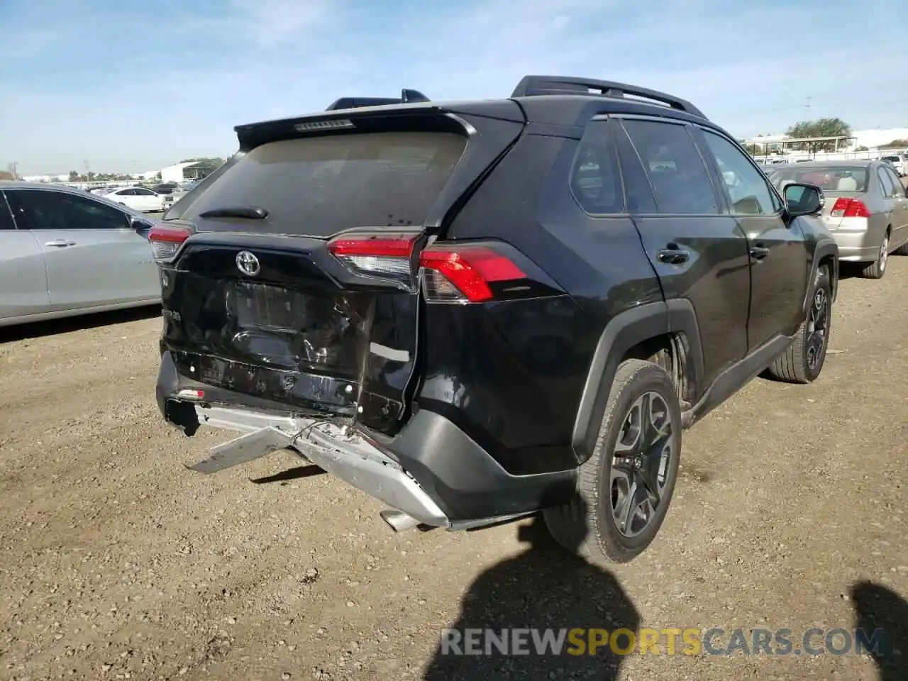 4 Photograph of a damaged car 2T3J1RFV2KW029863 TOYOTA RAV4 2019