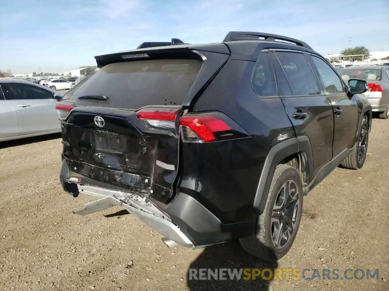 9 Photograph of a damaged car 2T3J1RFV2KW029863 TOYOTA RAV4 2019