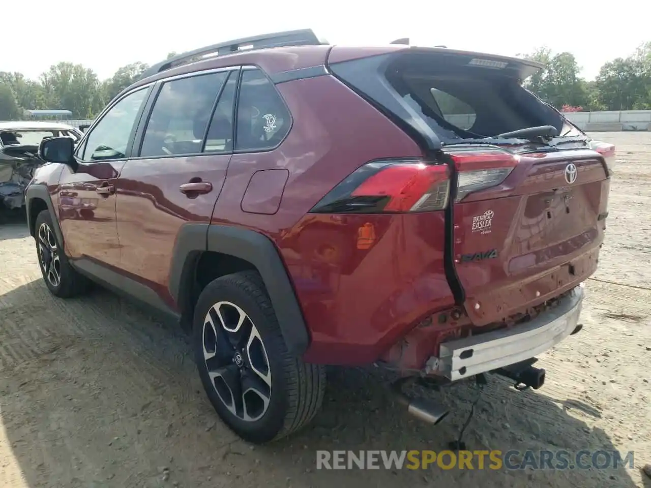 3 Фотография поврежденного автомобиля 2T3J1RFV2KW031080 TOYOTA RAV4 2019