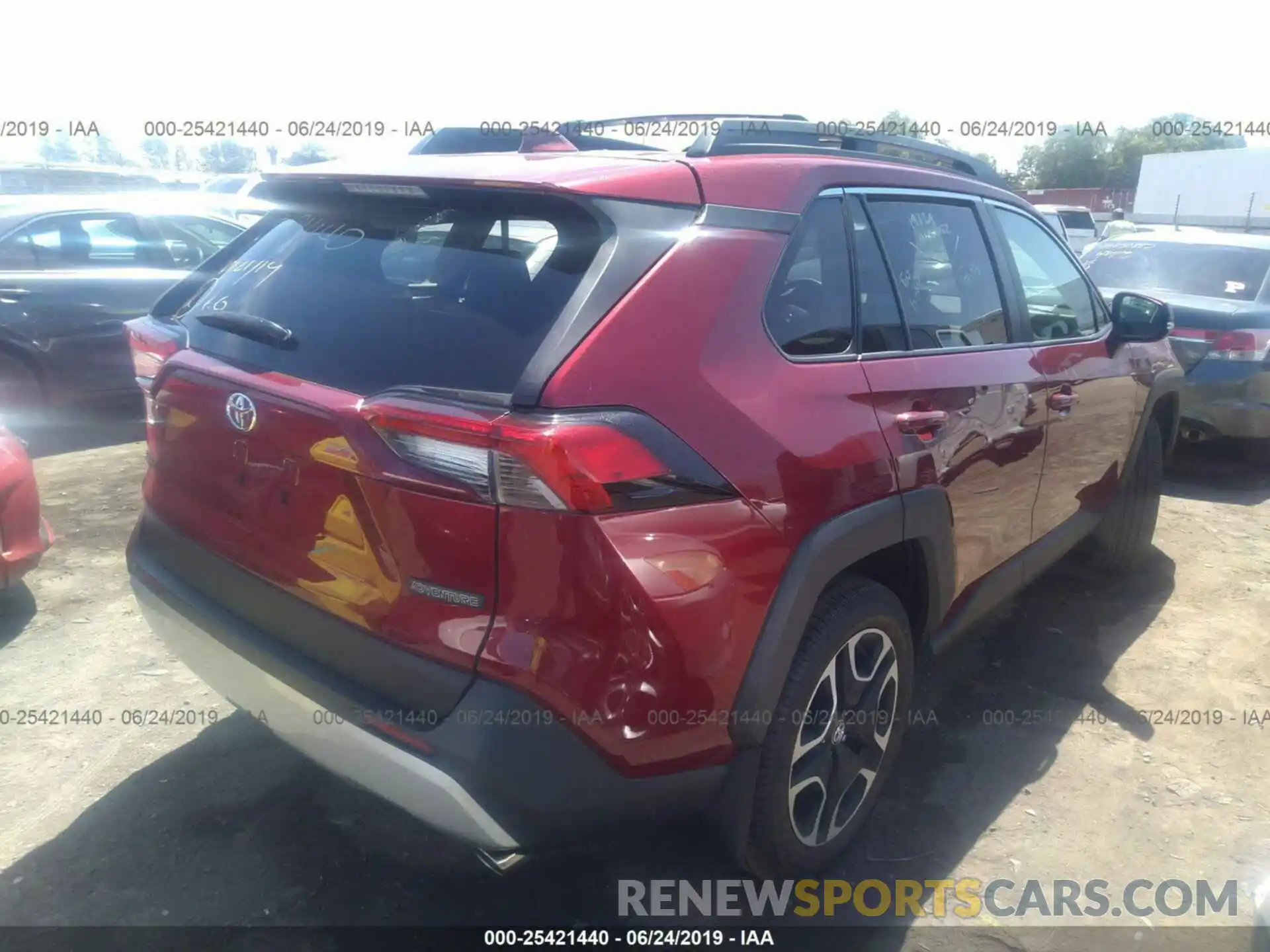 4 Фотография поврежденного автомобиля 2T3J1RFV2KW034433 TOYOTA RAV4 2019