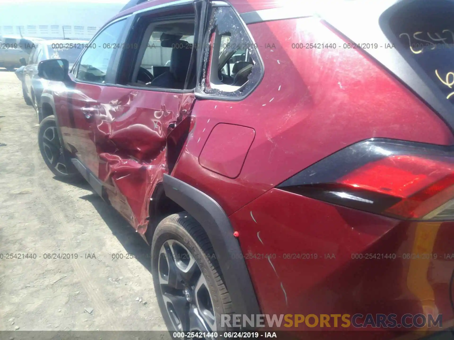 6 Photograph of a damaged car 2T3J1RFV2KW034433 TOYOTA RAV4 2019