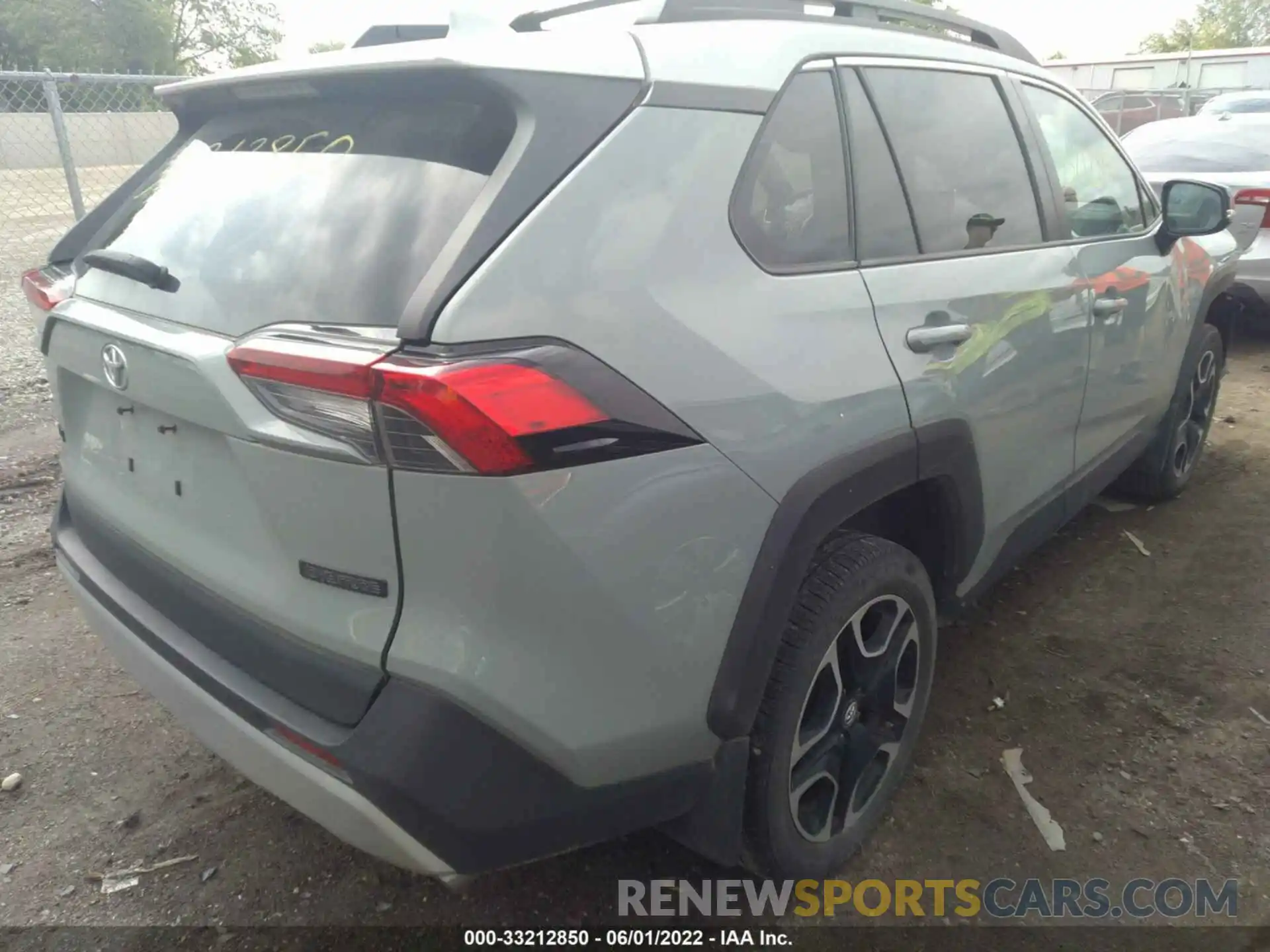 4 Photograph of a damaged car 2T3J1RFV2KW038725 TOYOTA RAV4 2019