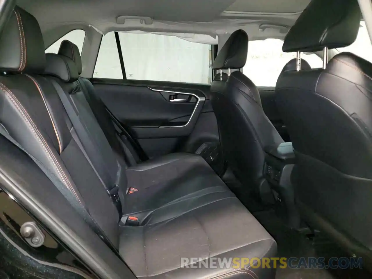 6 Фотография поврежденного автомобиля 2T3J1RFV2KW055069 TOYOTA RAV4 2019