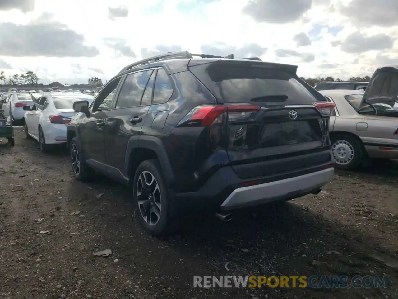 3 Фотография поврежденного автомобиля 2T3J1RFV2KW057064 TOYOTA RAV4 2019