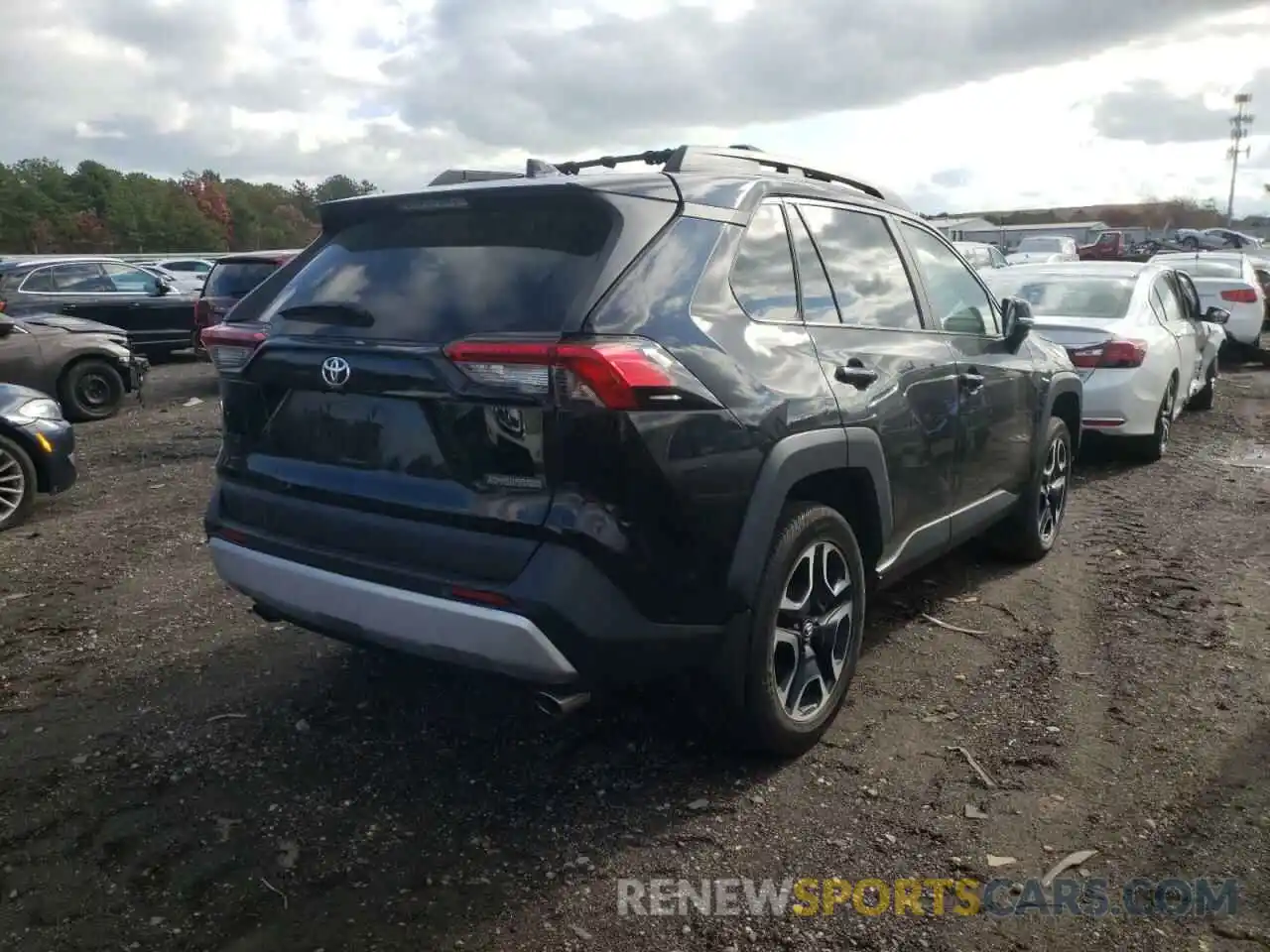 4 Photograph of a damaged car 2T3J1RFV2KW057064 TOYOTA RAV4 2019