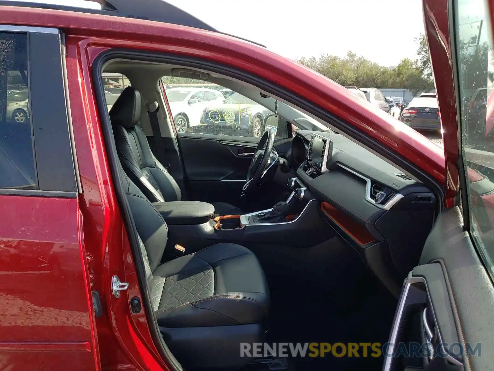 7 Photograph of a damaged car 2T3J1RFV3KC001684 TOYOTA RAV4 2019