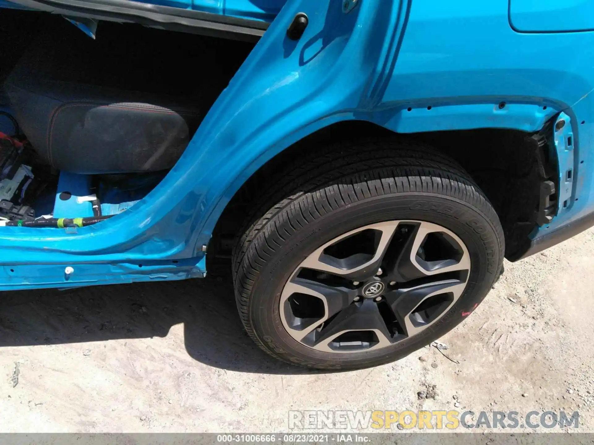 13 Фотография поврежденного автомобиля 2T3J1RFV3KC014600 TOYOTA RAV4 2019