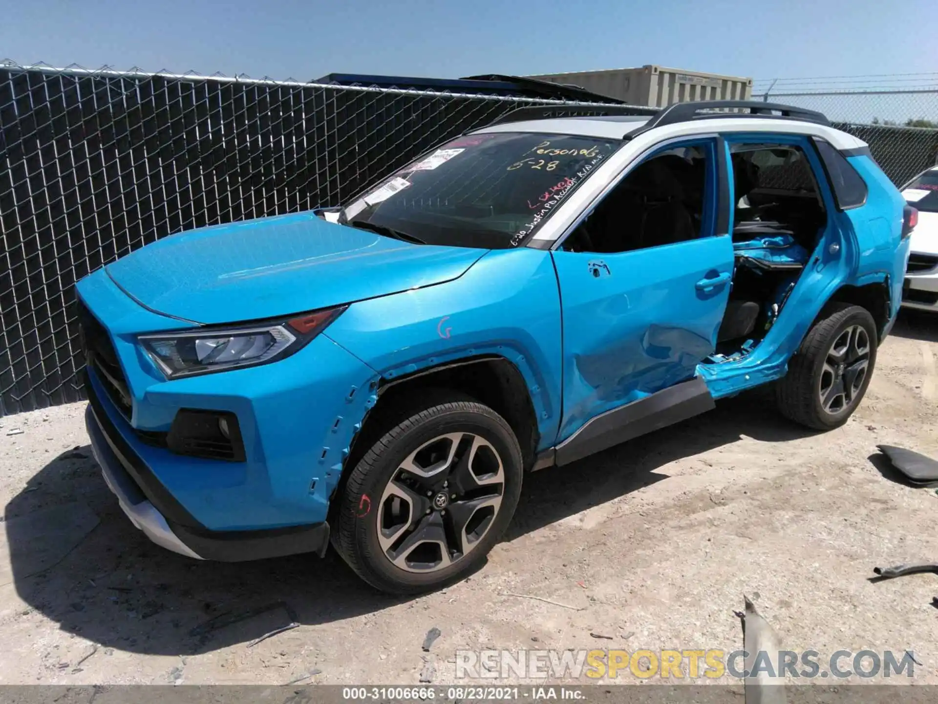 2 Фотография поврежденного автомобиля 2T3J1RFV3KC014600 TOYOTA RAV4 2019