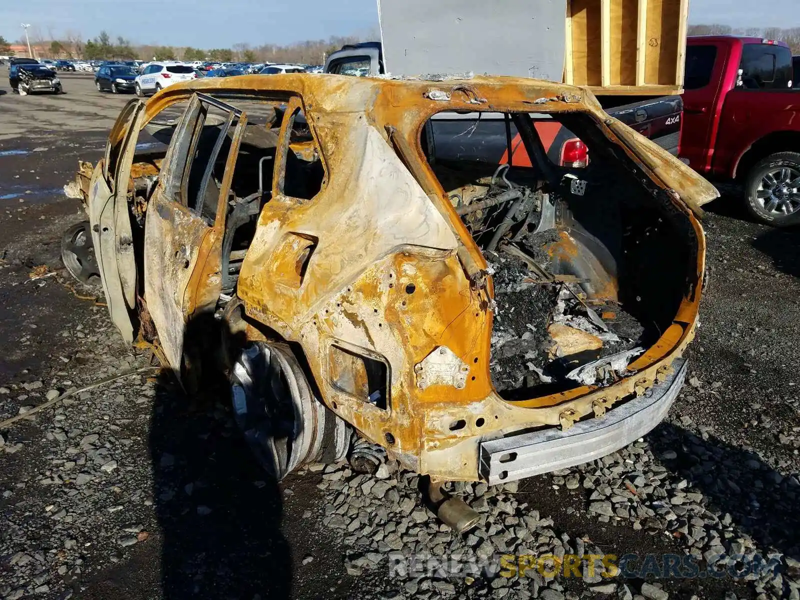 3 Фотография поврежденного автомобиля 2T3J1RFV3KC015911 TOYOTA RAV4 2019