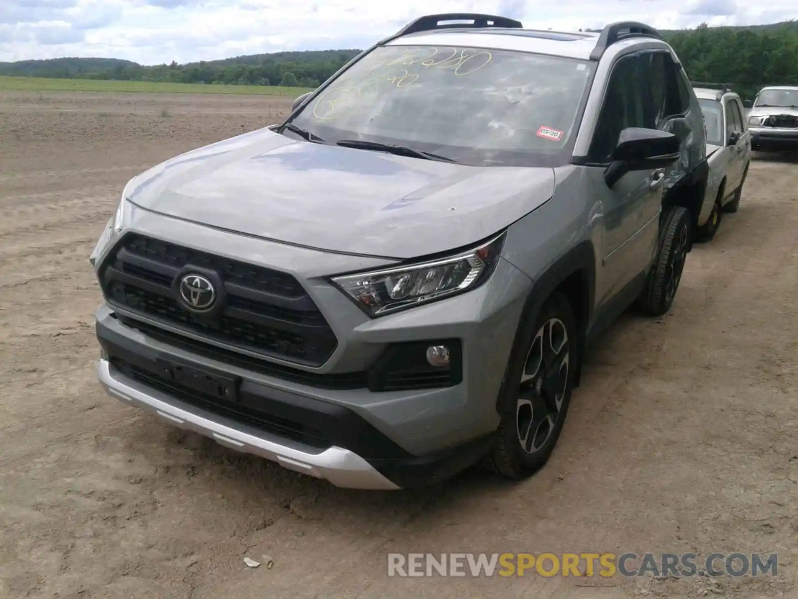 2 Фотография поврежденного автомобиля 2T3J1RFV3KC029503 TOYOTA RAV4 2019