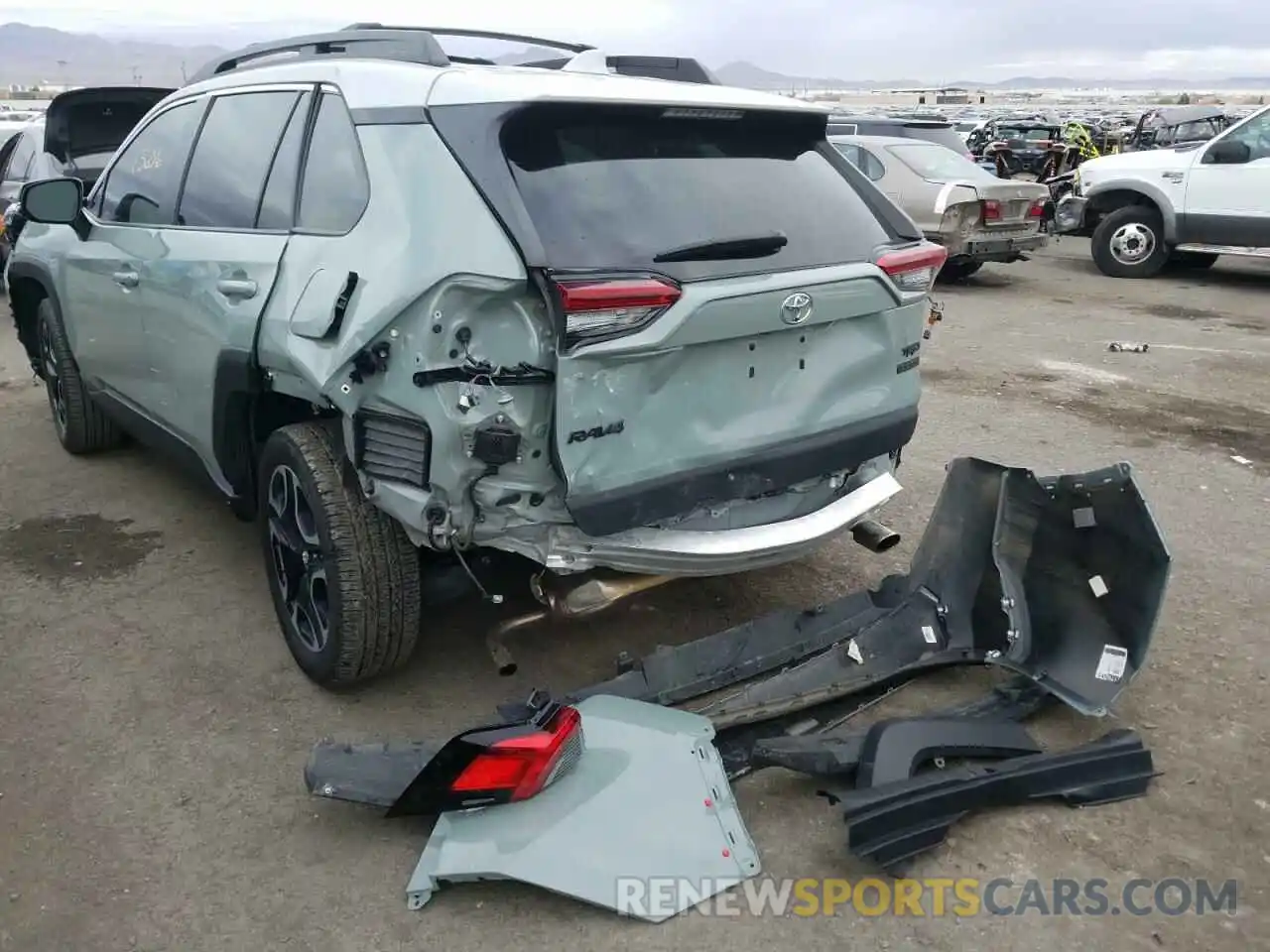 3 Фотография поврежденного автомобиля 2T3J1RFV3KC043739 TOYOTA RAV4 2019