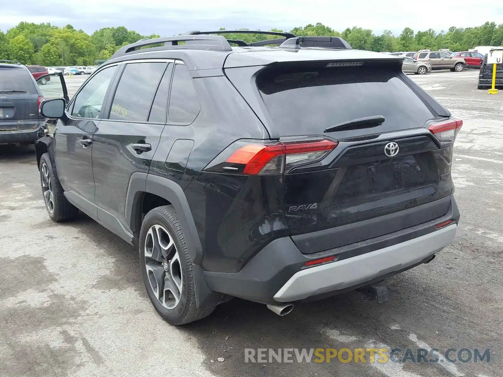 3 Photograph of a damaged car 2T3J1RFV3KC052831 TOYOTA RAV4 2019