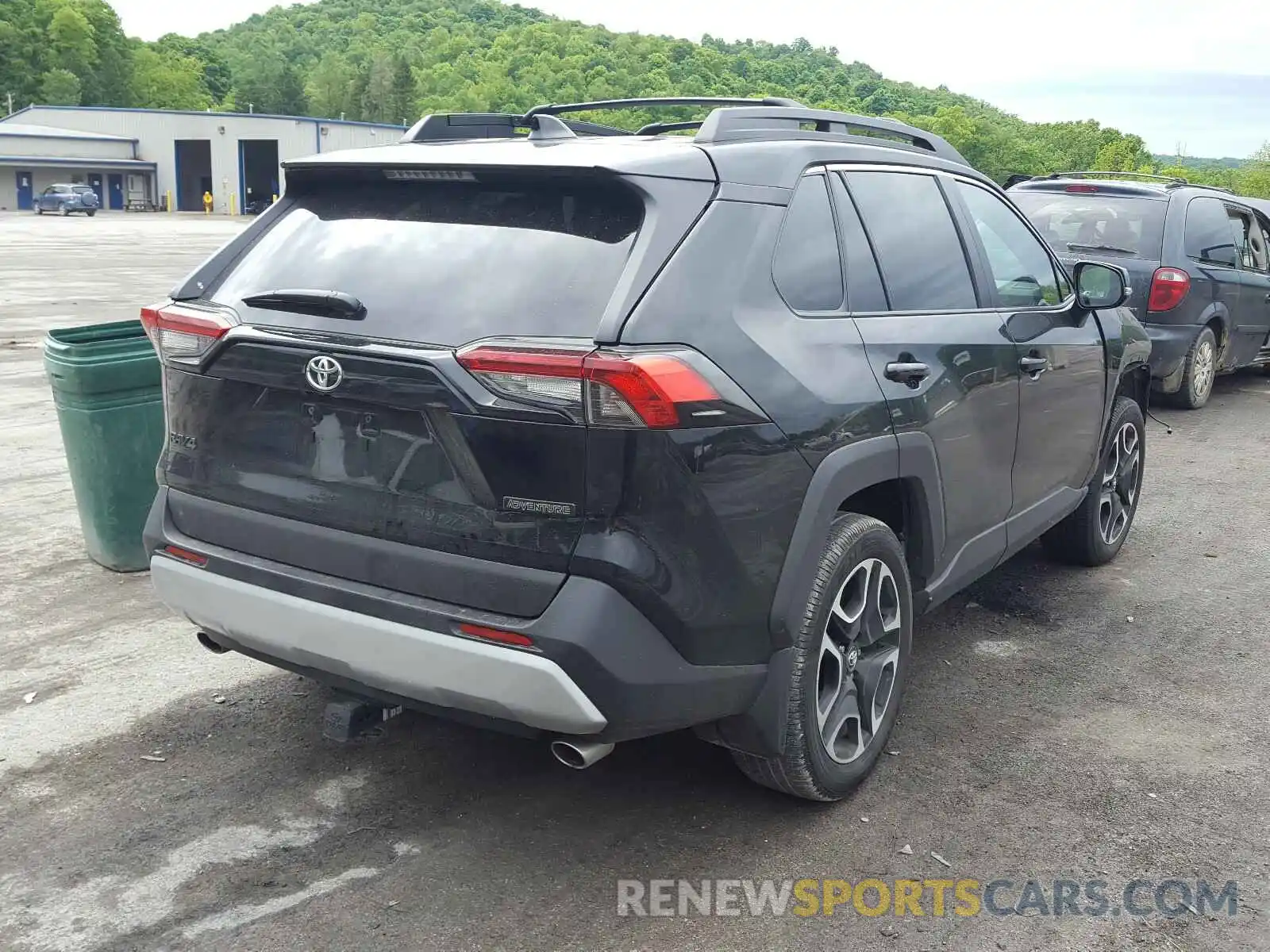 4 Photograph of a damaged car 2T3J1RFV3KC052831 TOYOTA RAV4 2019