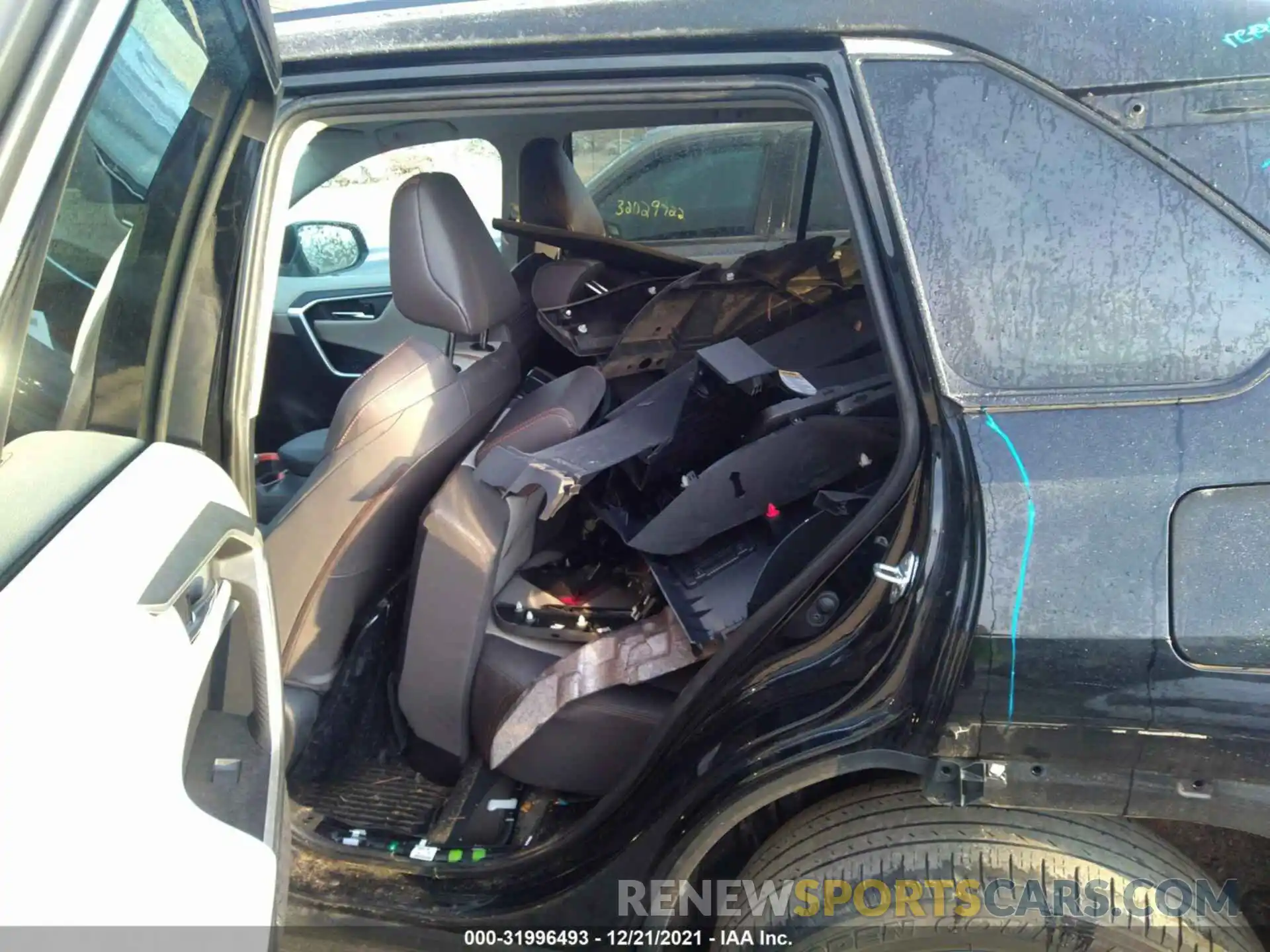 8 Photograph of a damaged car 2T3J1RFV3KW006379 TOYOTA RAV4 2019