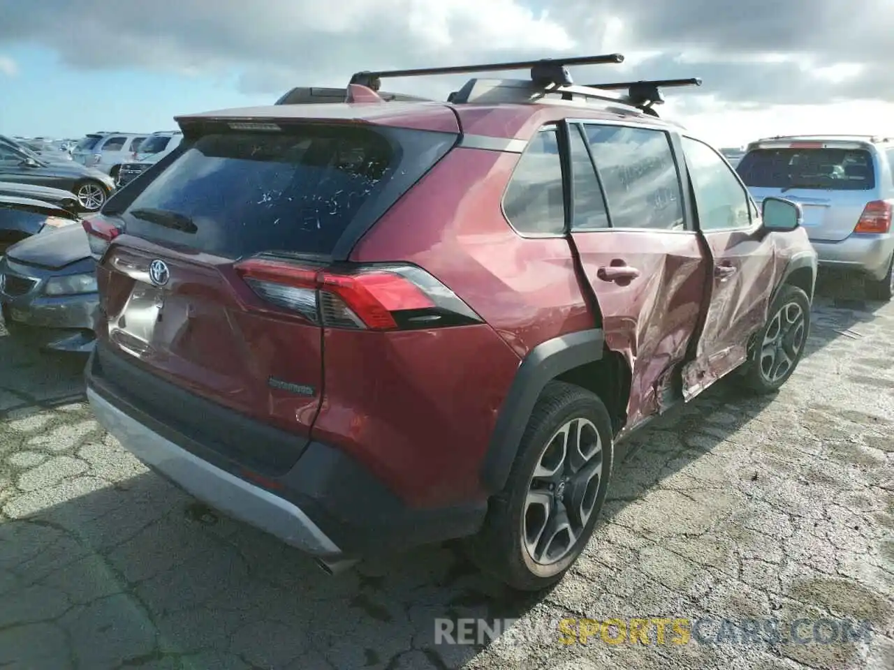 4 Photograph of a damaged car 2T3J1RFV3KW007466 TOYOTA RAV4 2019