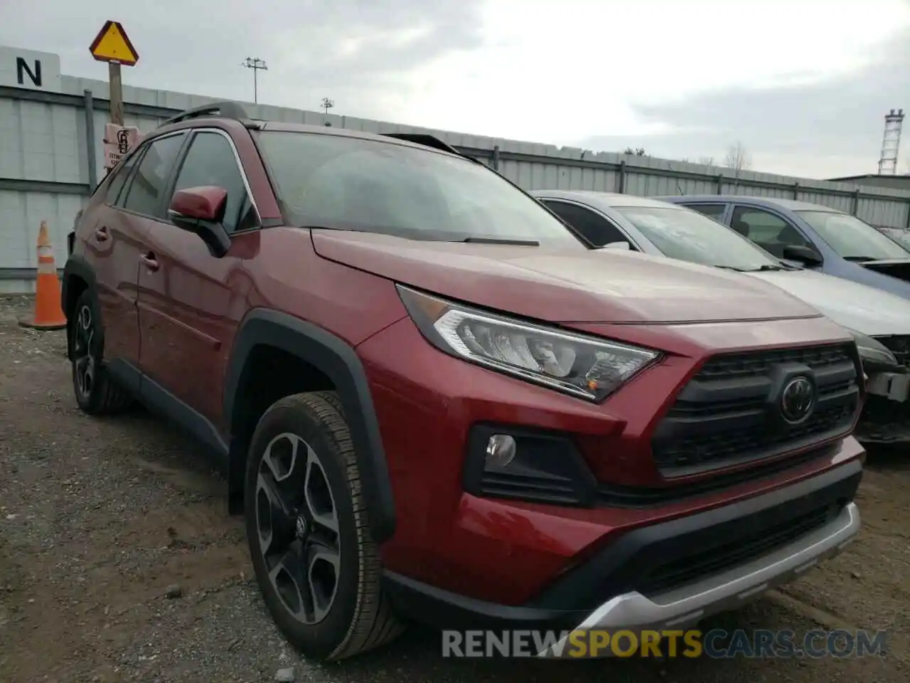 1 Photograph of a damaged car 2T3J1RFV3KW015177 TOYOTA RAV4 2019