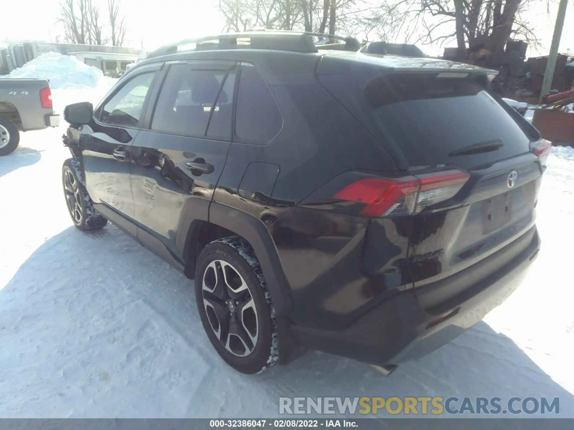 3 Photograph of a damaged car 2T3J1RFV3KW023912 TOYOTA RAV4 2019