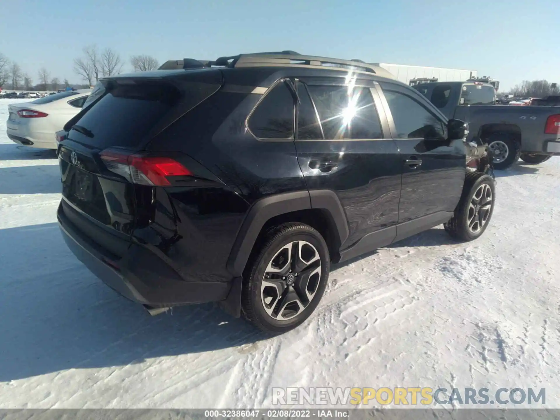 4 Photograph of a damaged car 2T3J1RFV3KW023912 TOYOTA RAV4 2019